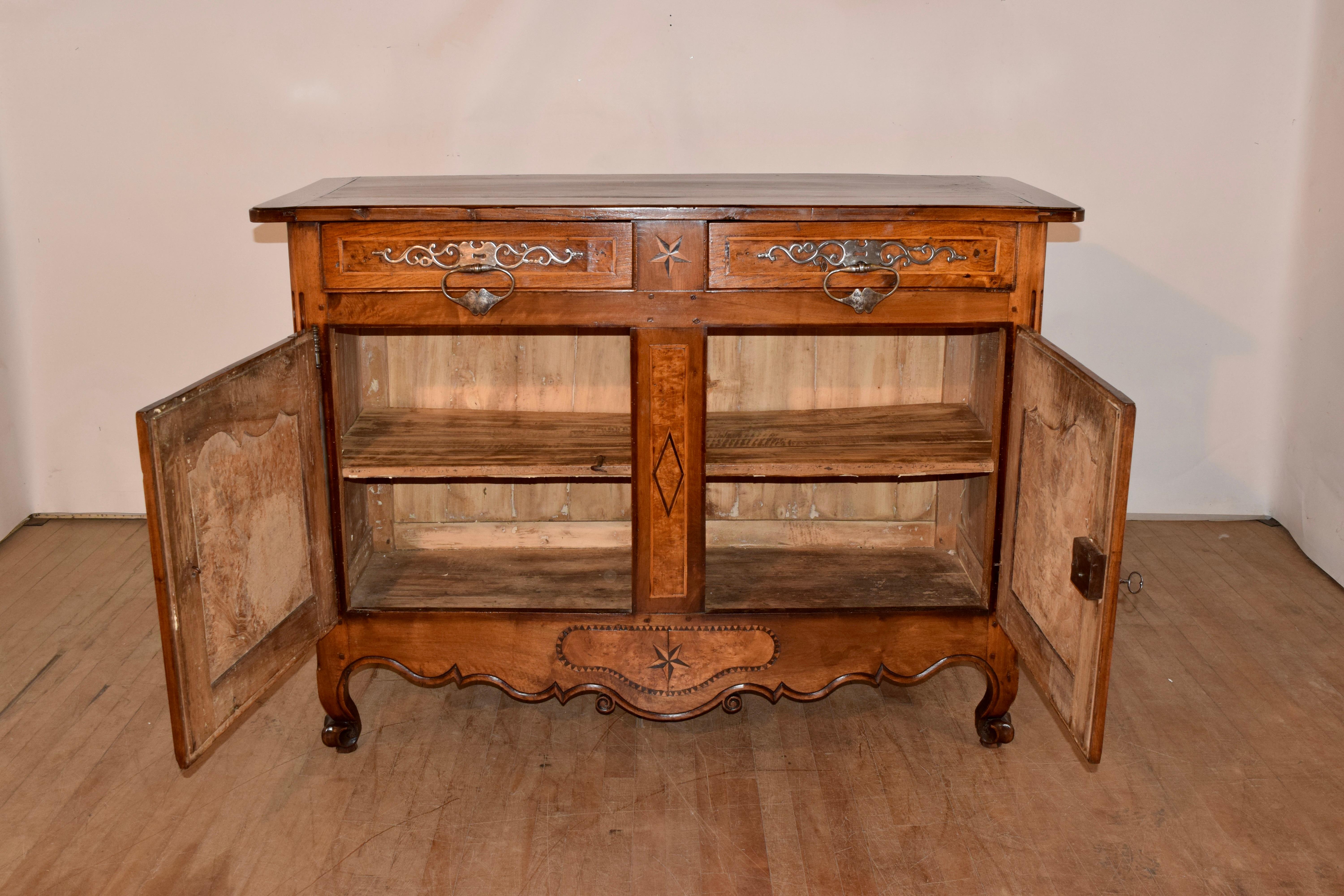 18th Century French Walnut Buffet For Sale 7