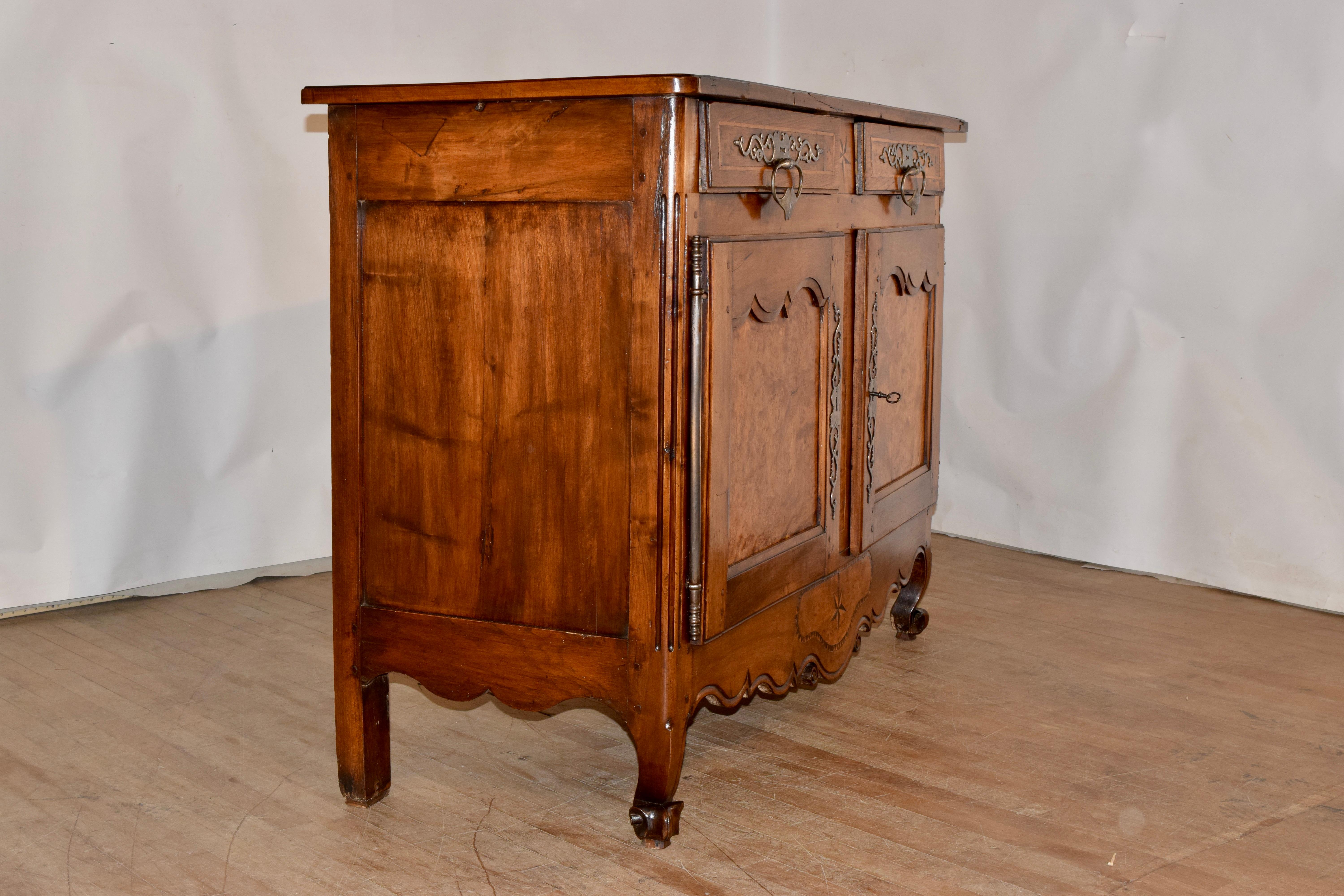 18th Century French Walnut Buffet For Sale 8