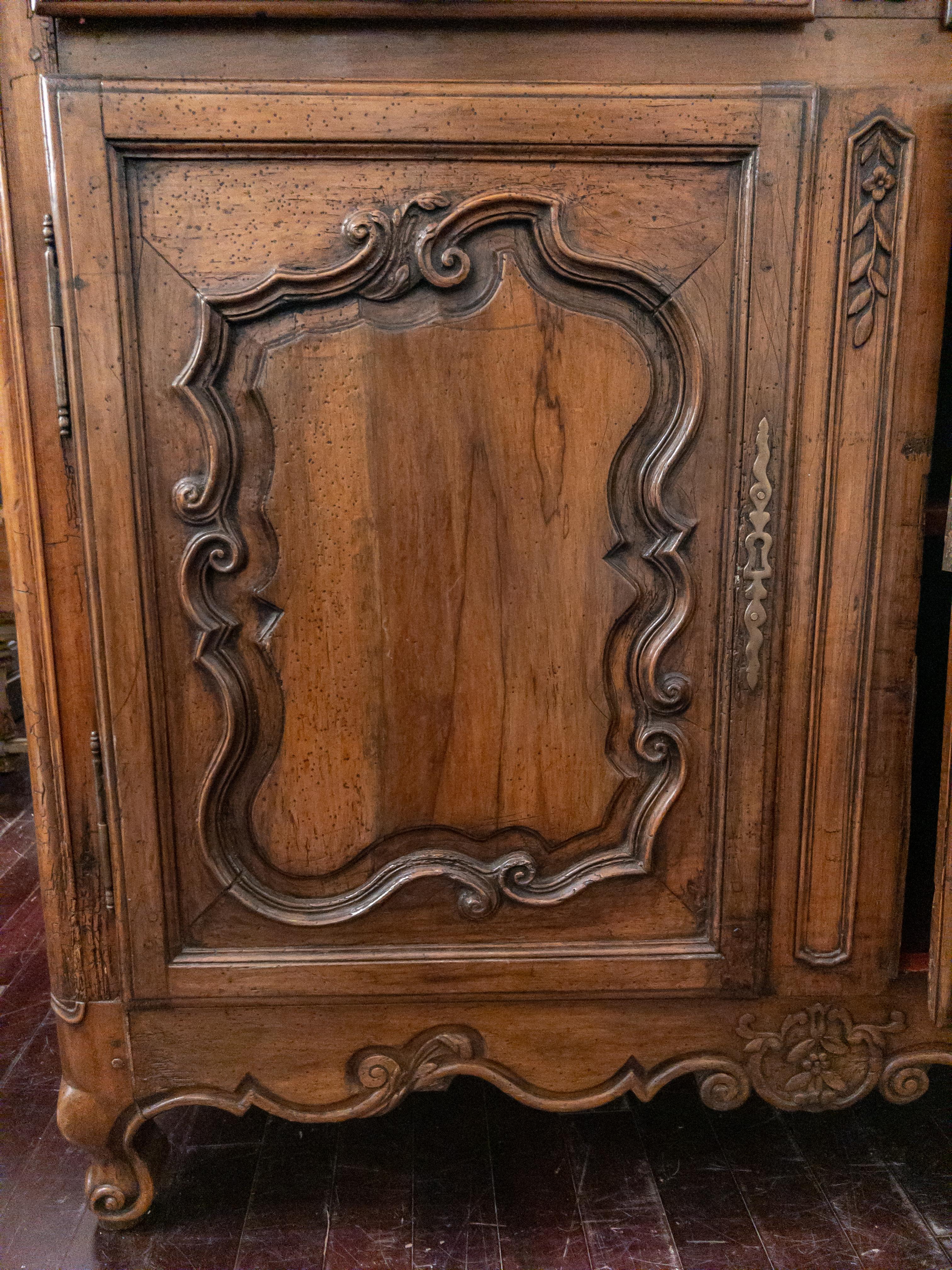 18th Century French Walnut Buffet For Sale 12