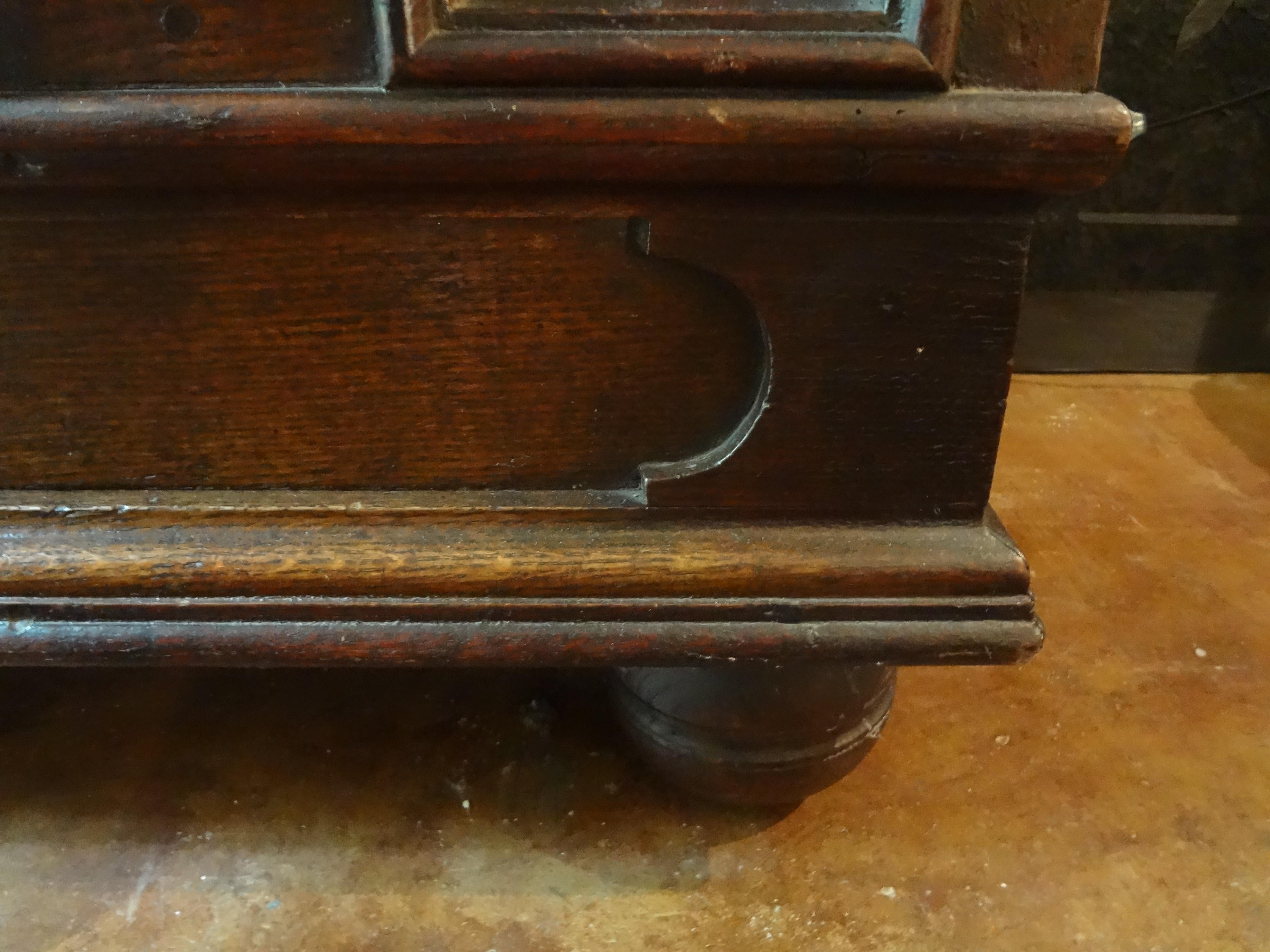 18th Century French Louis XVI Walnut Coffer or Blanket Chest For Sale 5