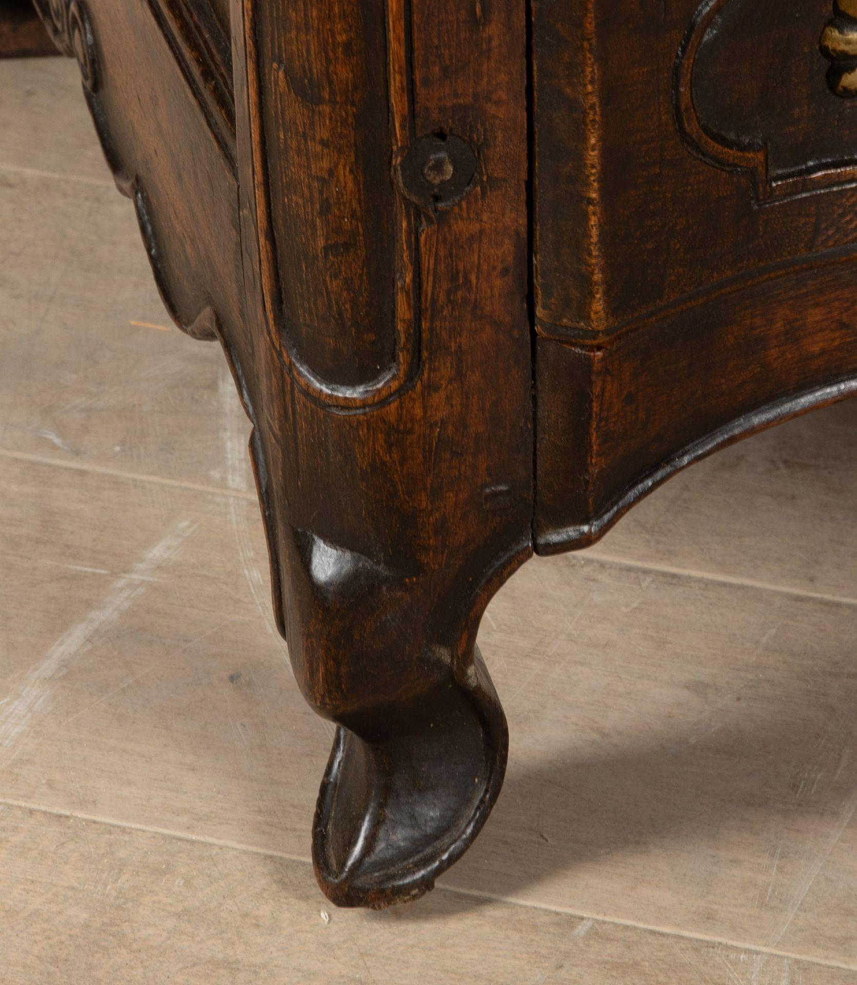 18th Century French Walnut Commode For Sale 9