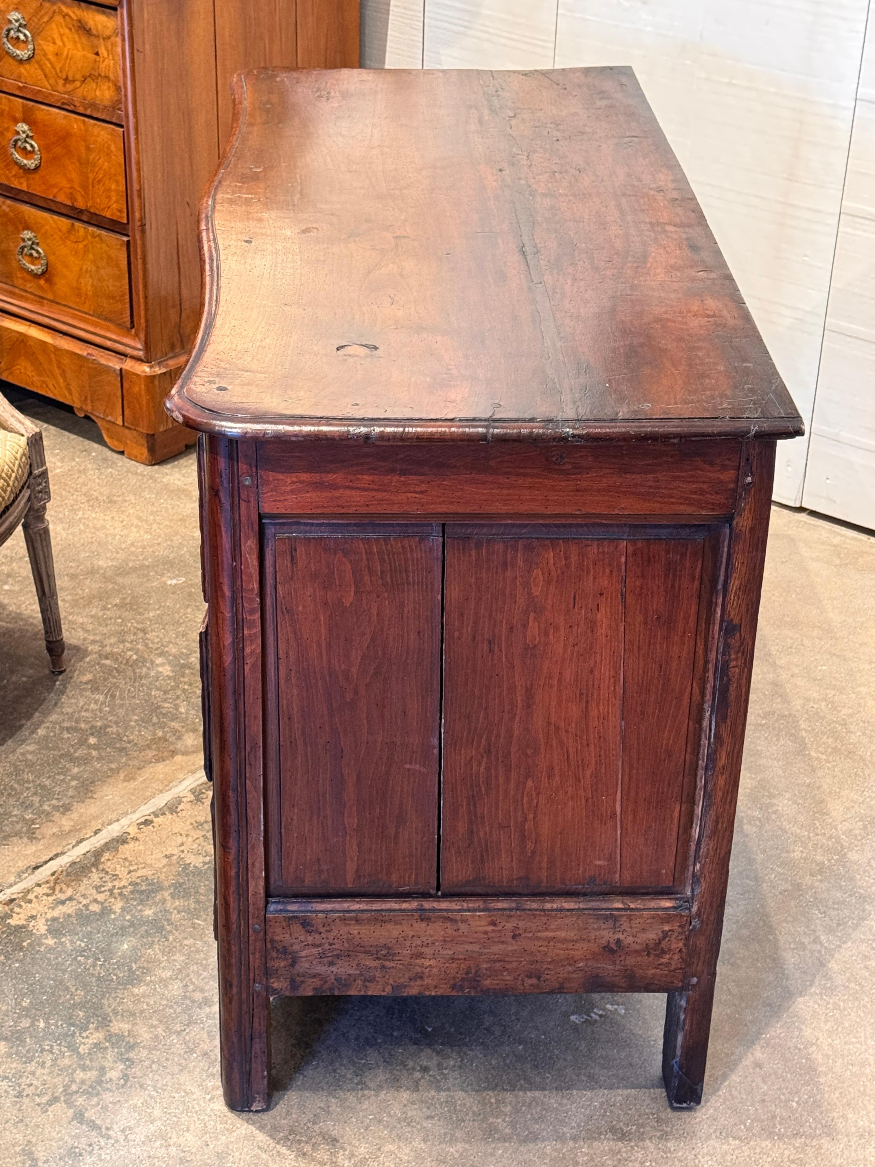 18th Century French Walnut Commode For Sale 4