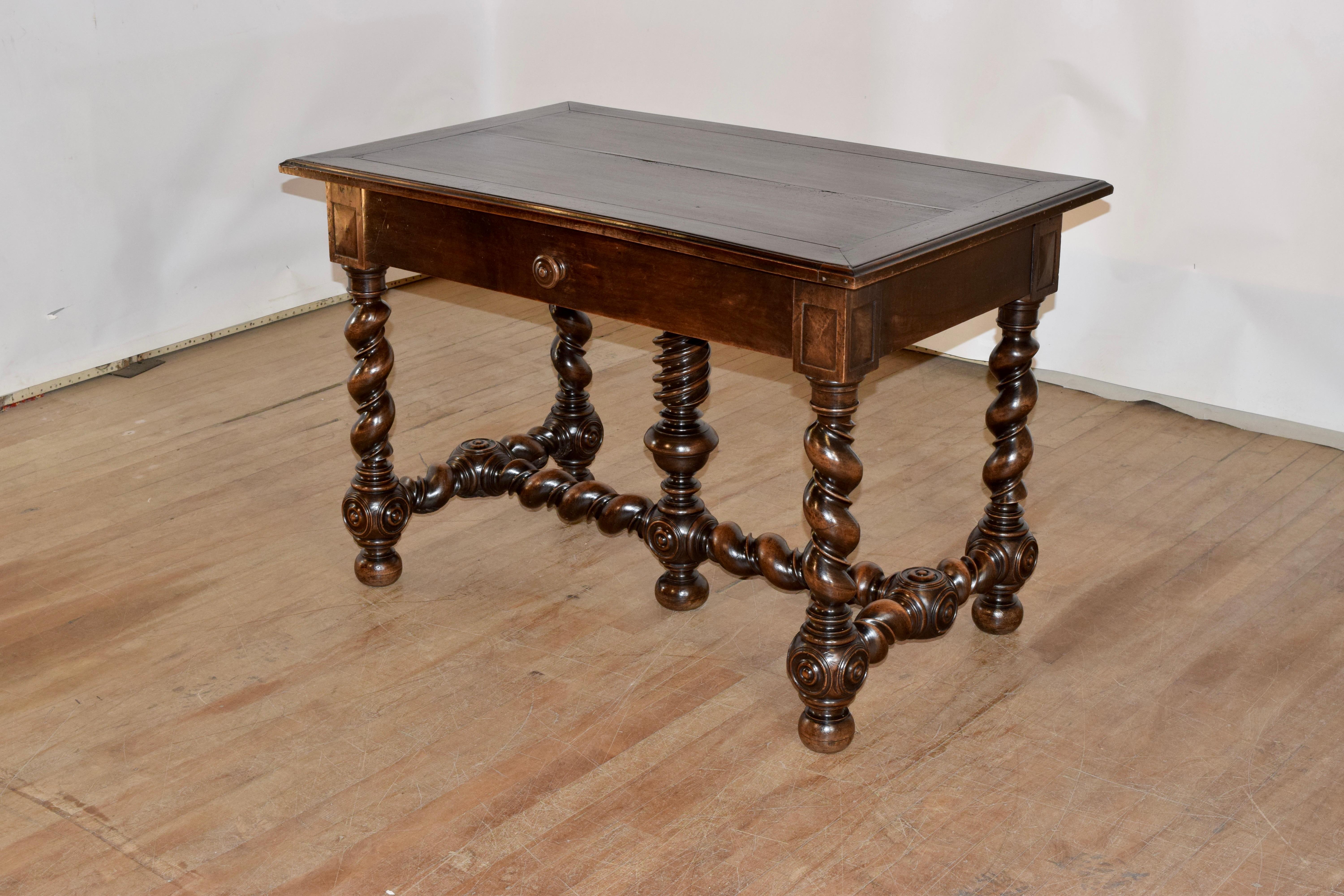 18th Century French Walnut Library Table In Good Condition For Sale In High Point, NC