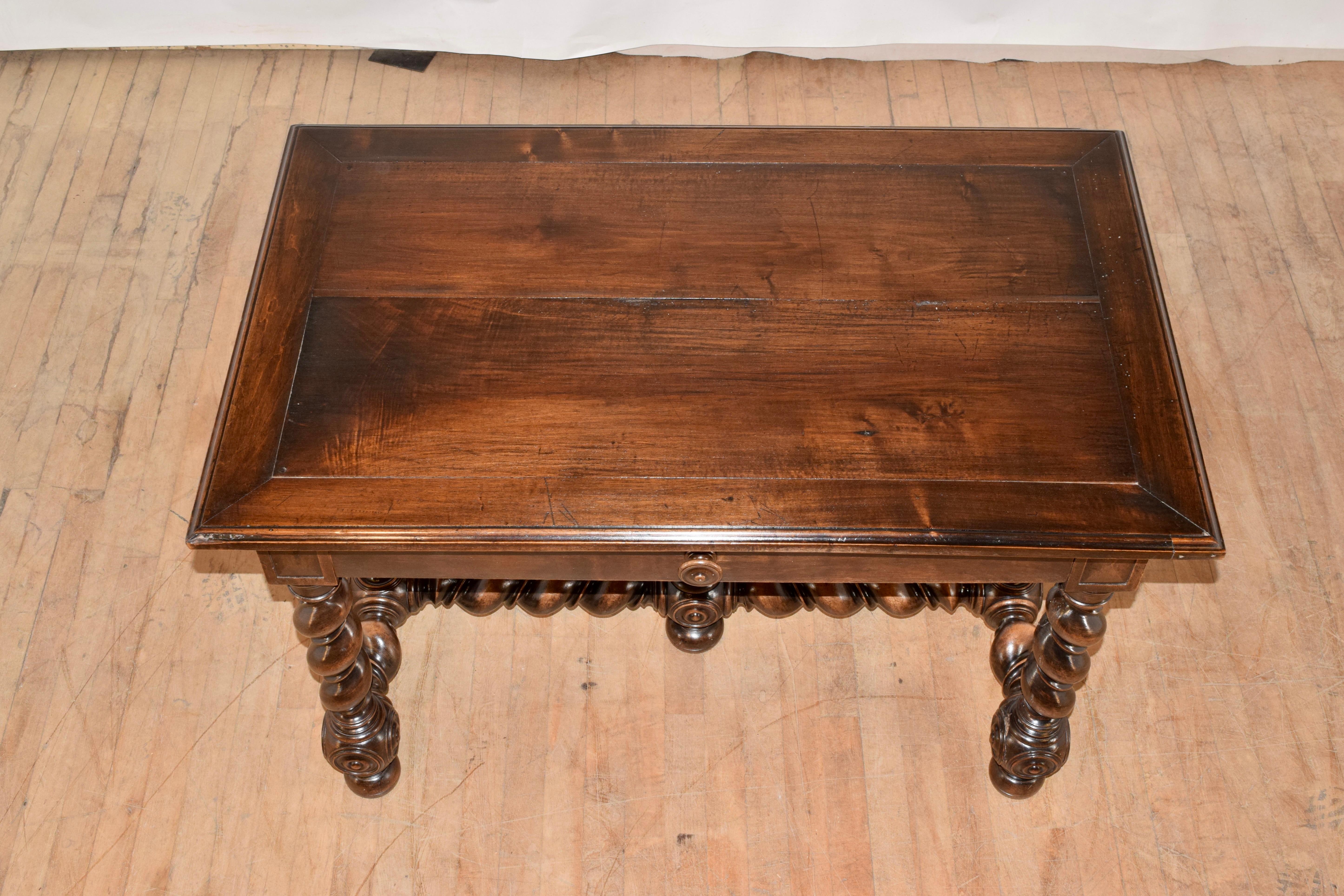 18th Century French Walnut Library Table For Sale 1