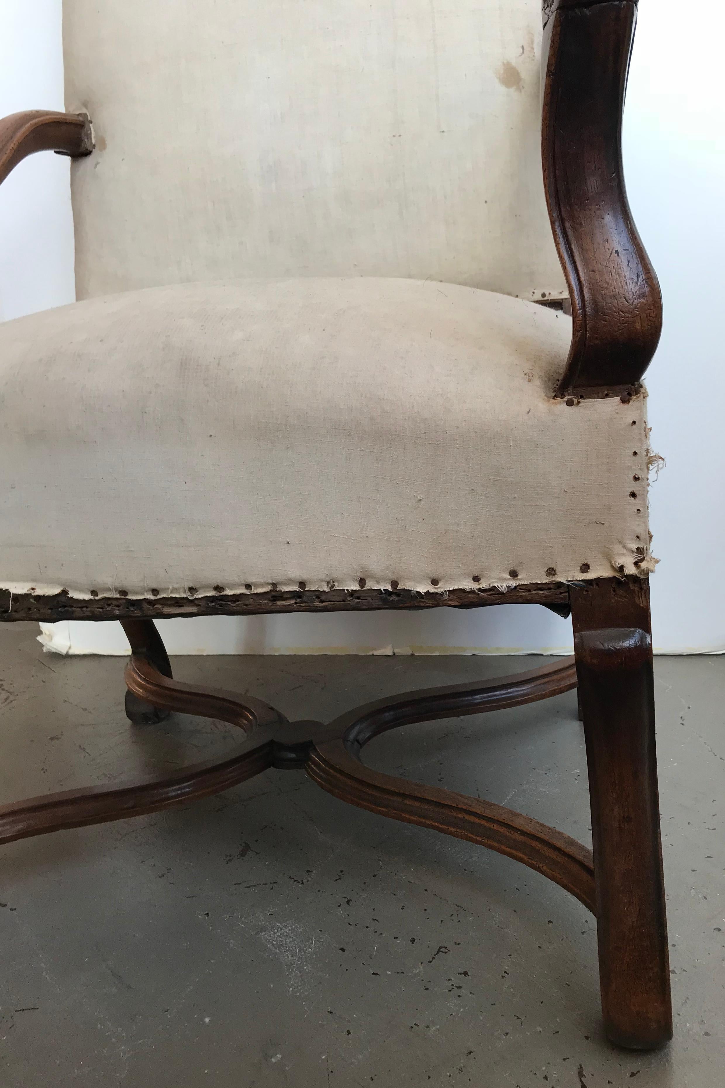 18th Century French Walnut Louis XIII Armchair In Good Condition For Sale In Boston, MA