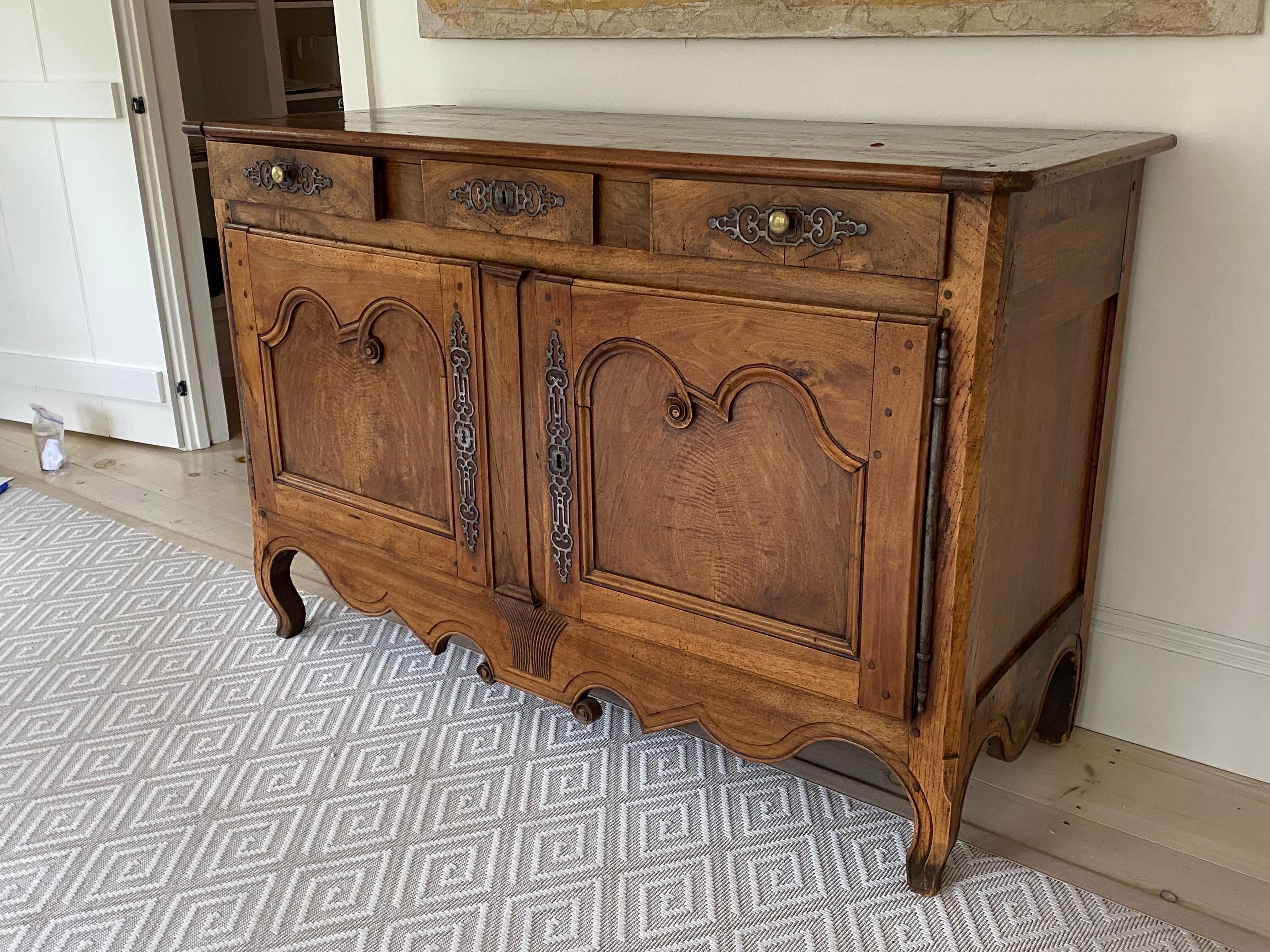 18th Century French Walnut Louis XV Provincial Buffet In Good Condition For Sale In Southampton, NY