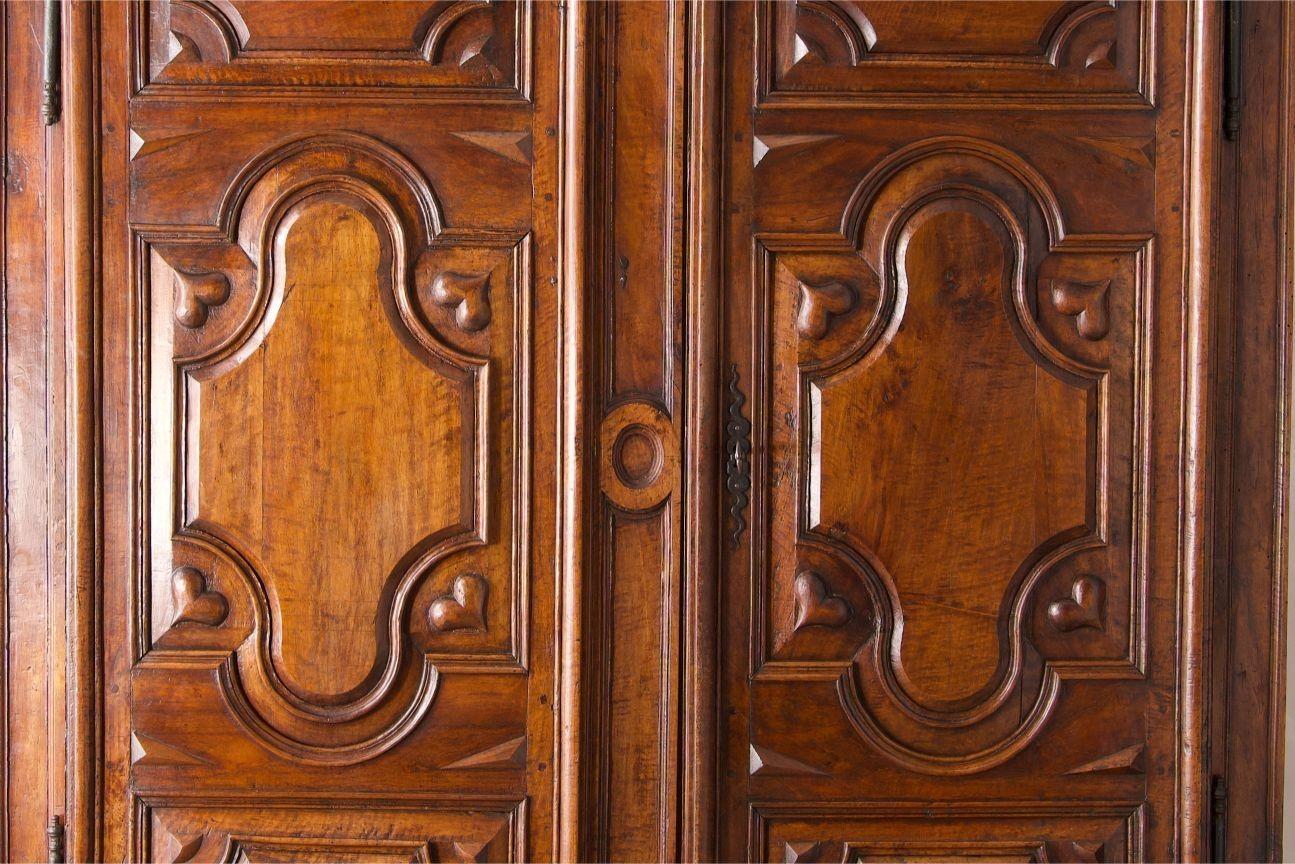 18th century French walnut Marriage cupboard In Excellent Condition In Malton, GB