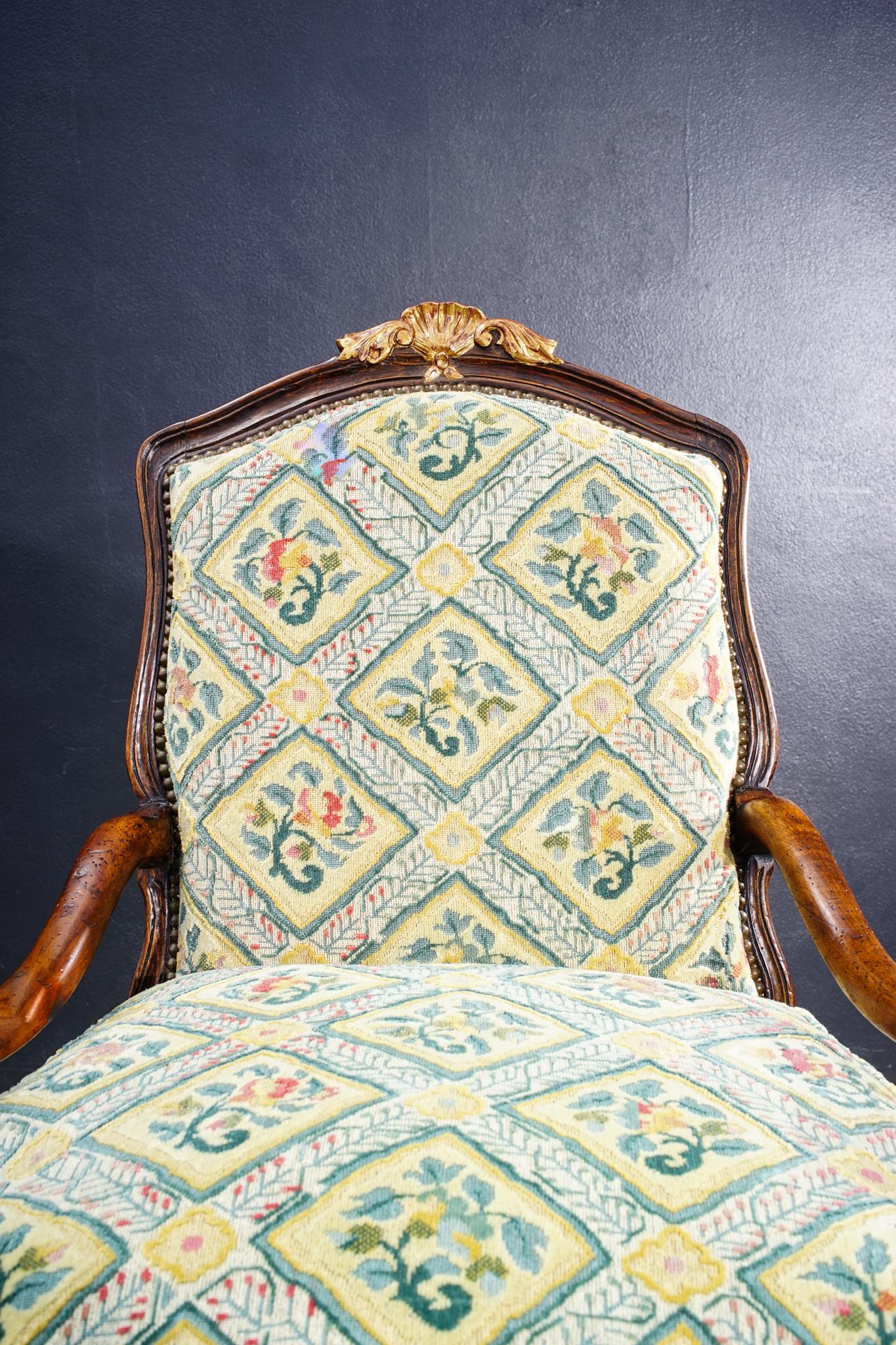 18th Century French Walnut Regence Armchair In Good Condition For Sale In Los Angeles, CA