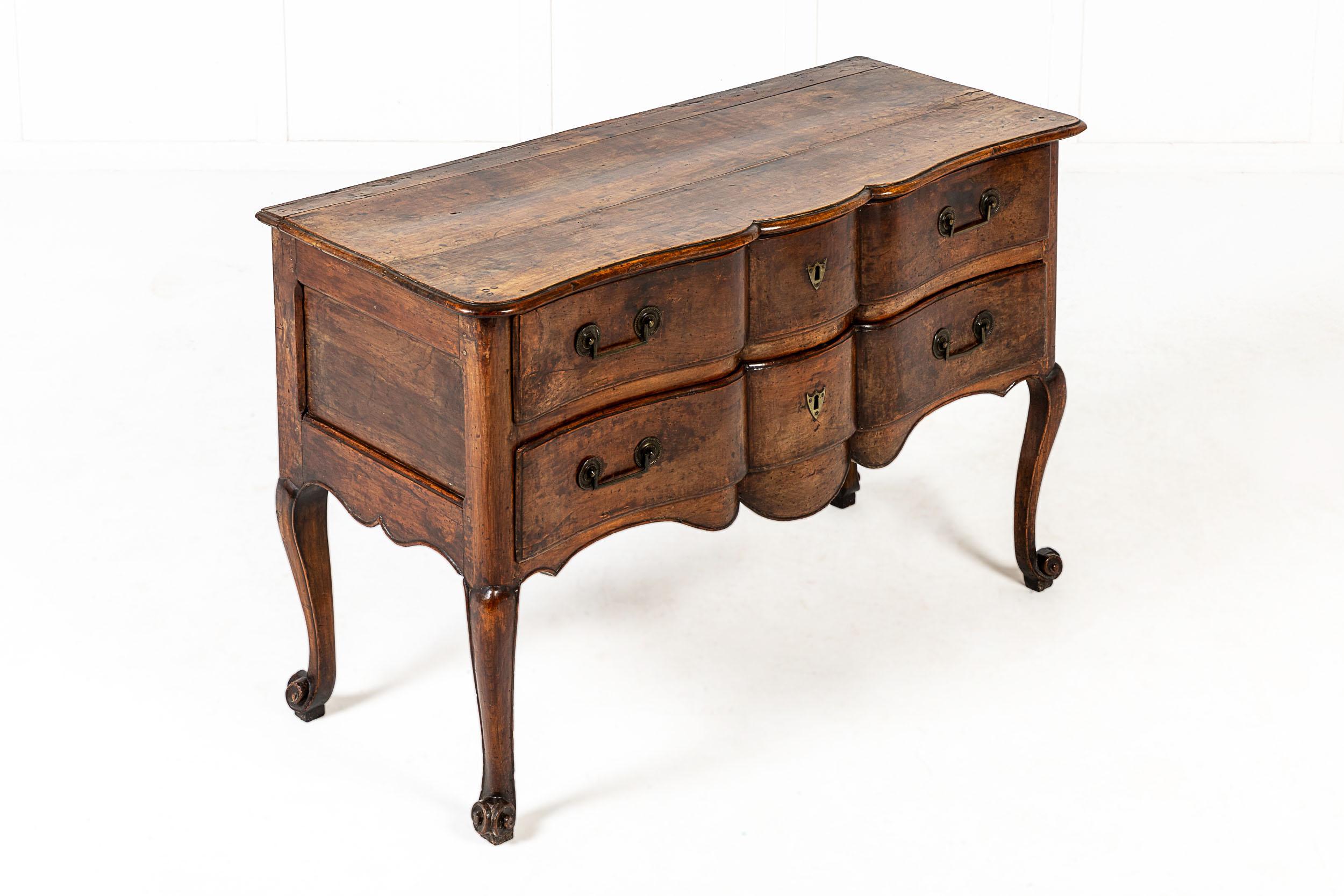 18th Century French Walnut Serpentine Commode For Sale 2