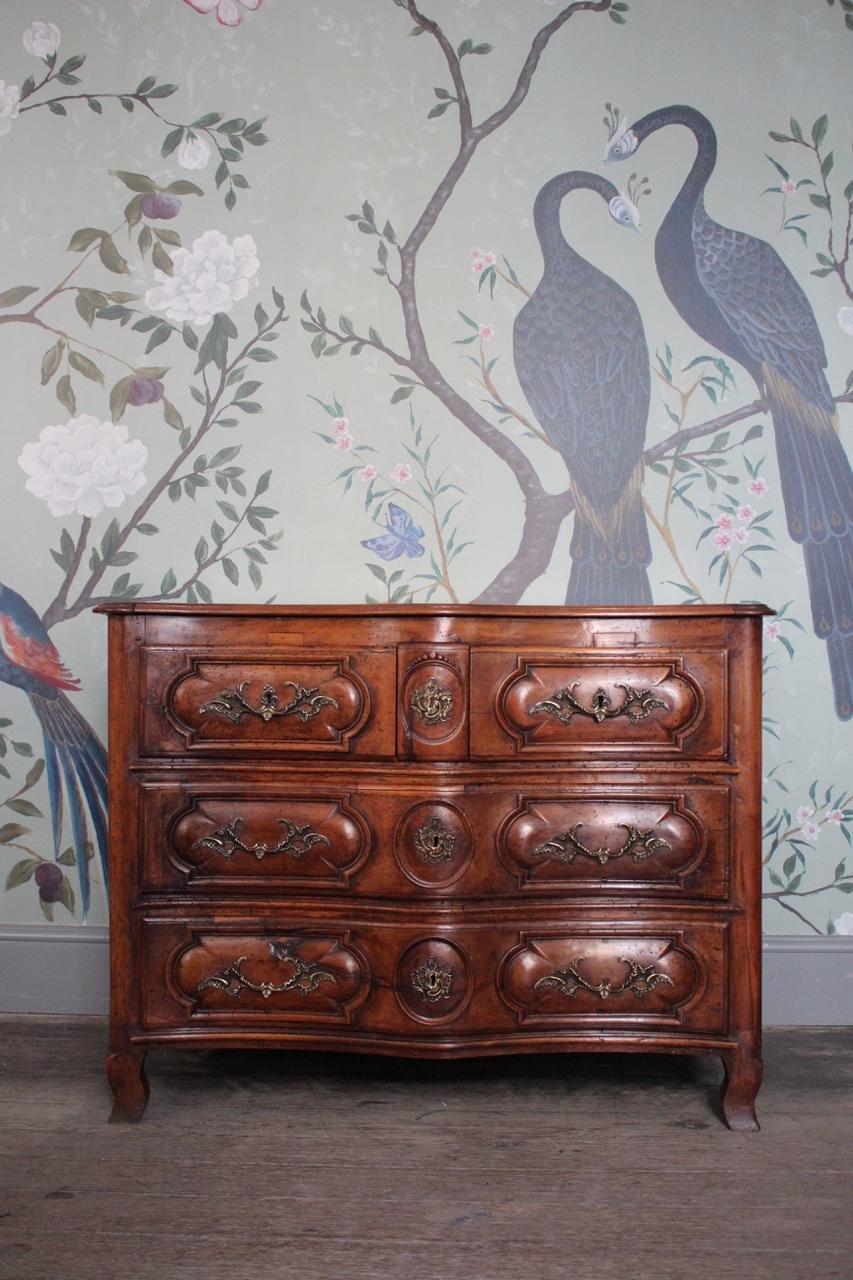 18th Century French Walnut Serpentine Commode For Sale 3