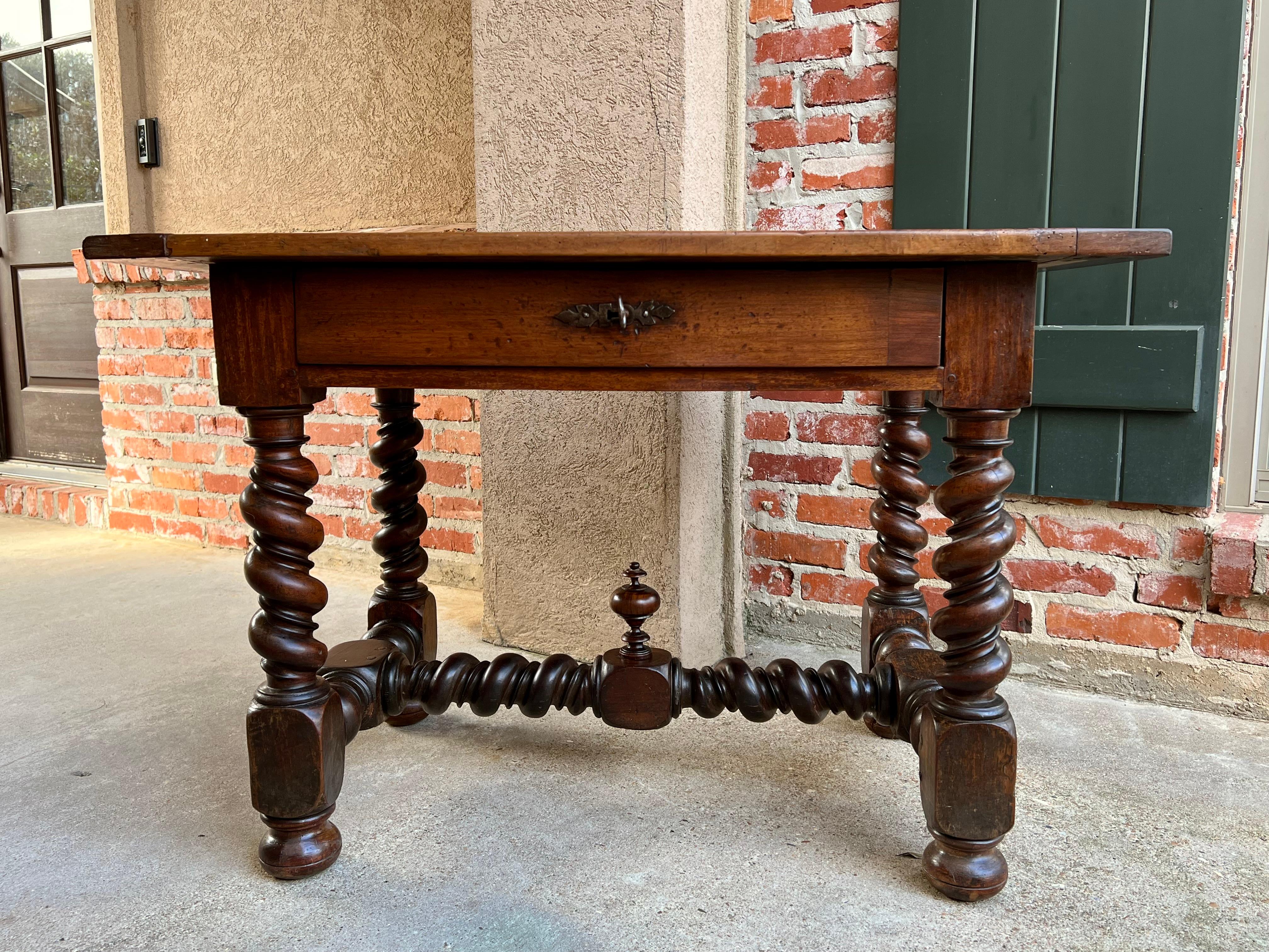 18th Century French Walnut Side Sofa Table Barley Twist Desk Louis XIII 8