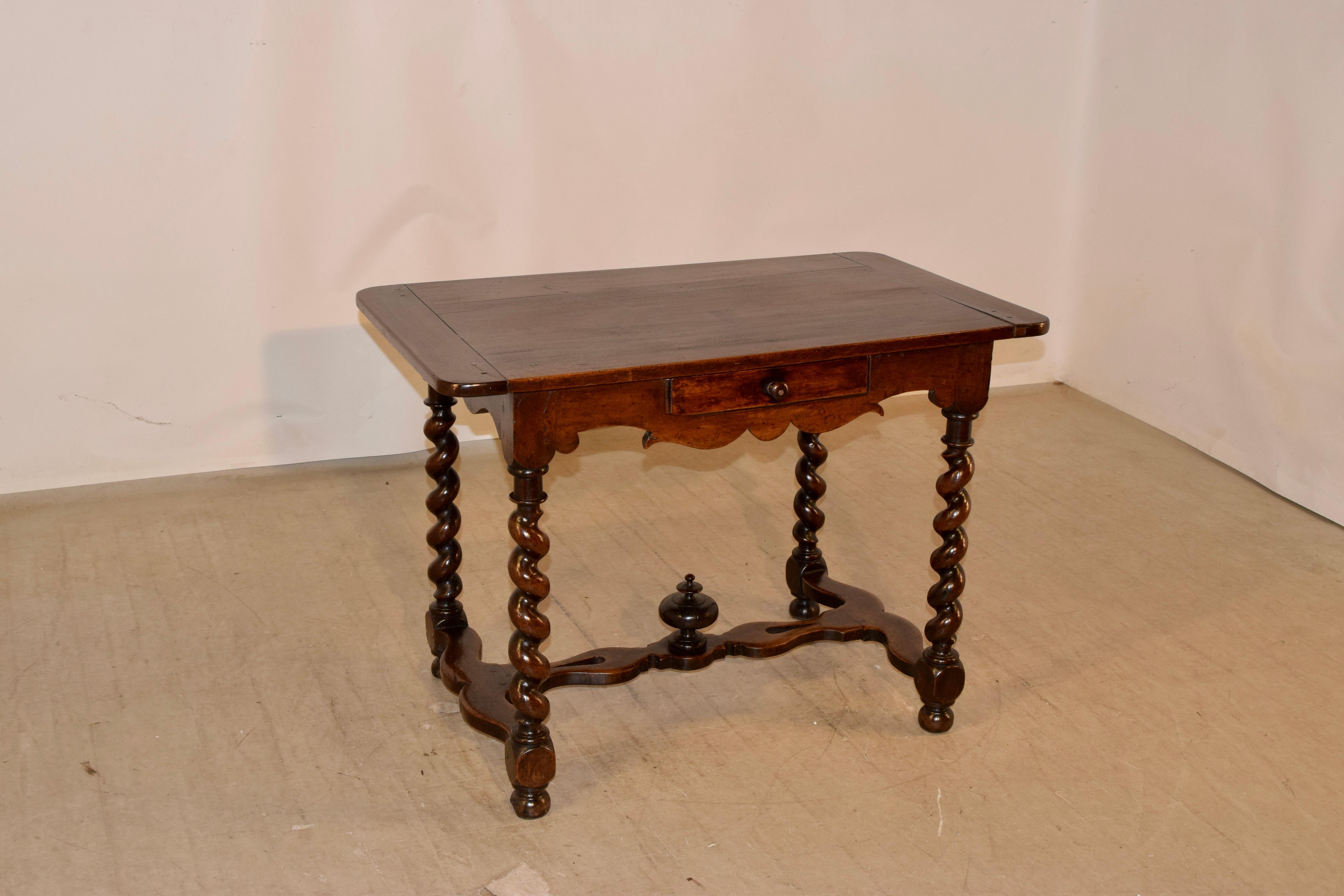 18th Century French Walnut Side Table For Sale 1