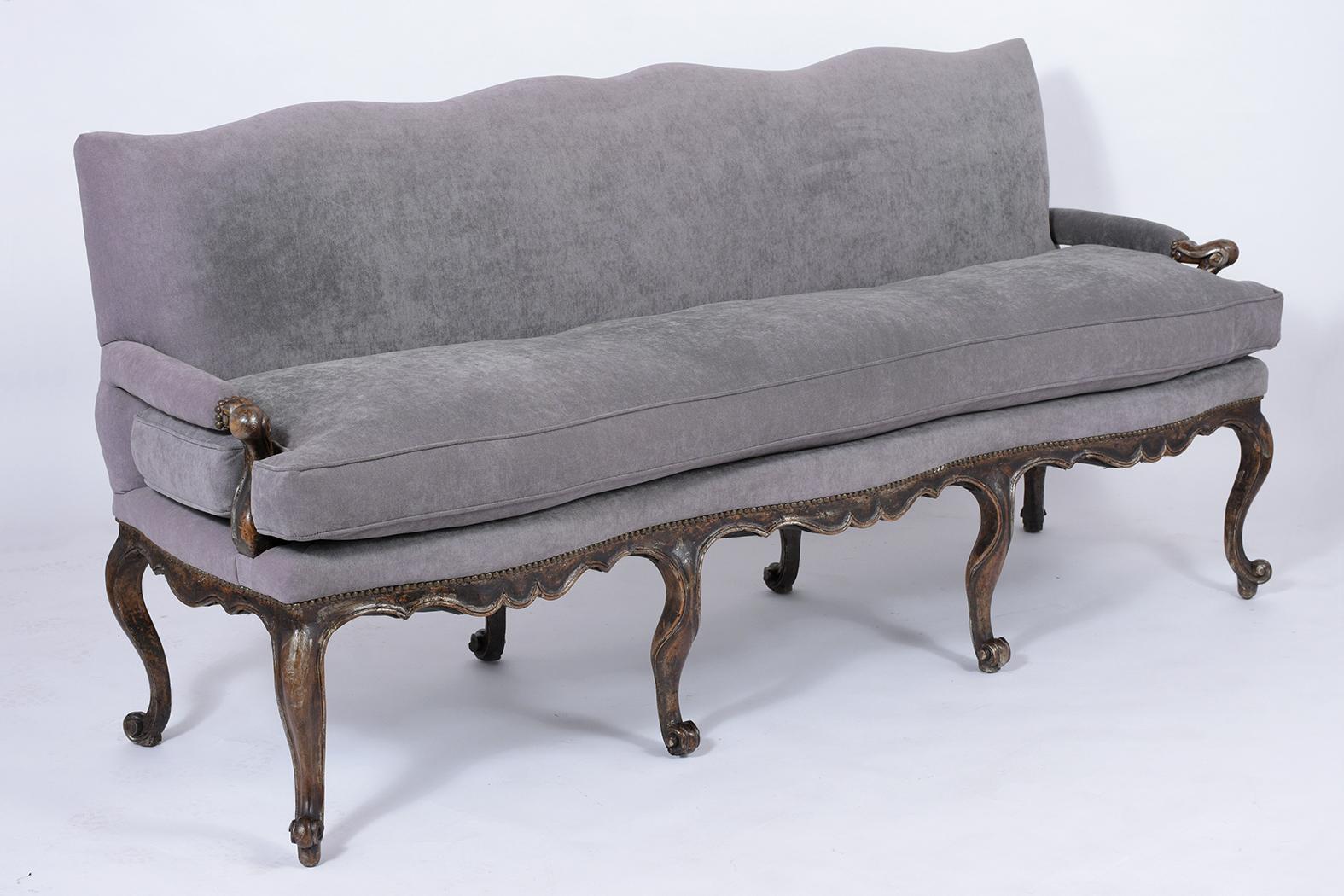 Louis XV Walnut Sofa In Good Condition In Los Angeles, CA