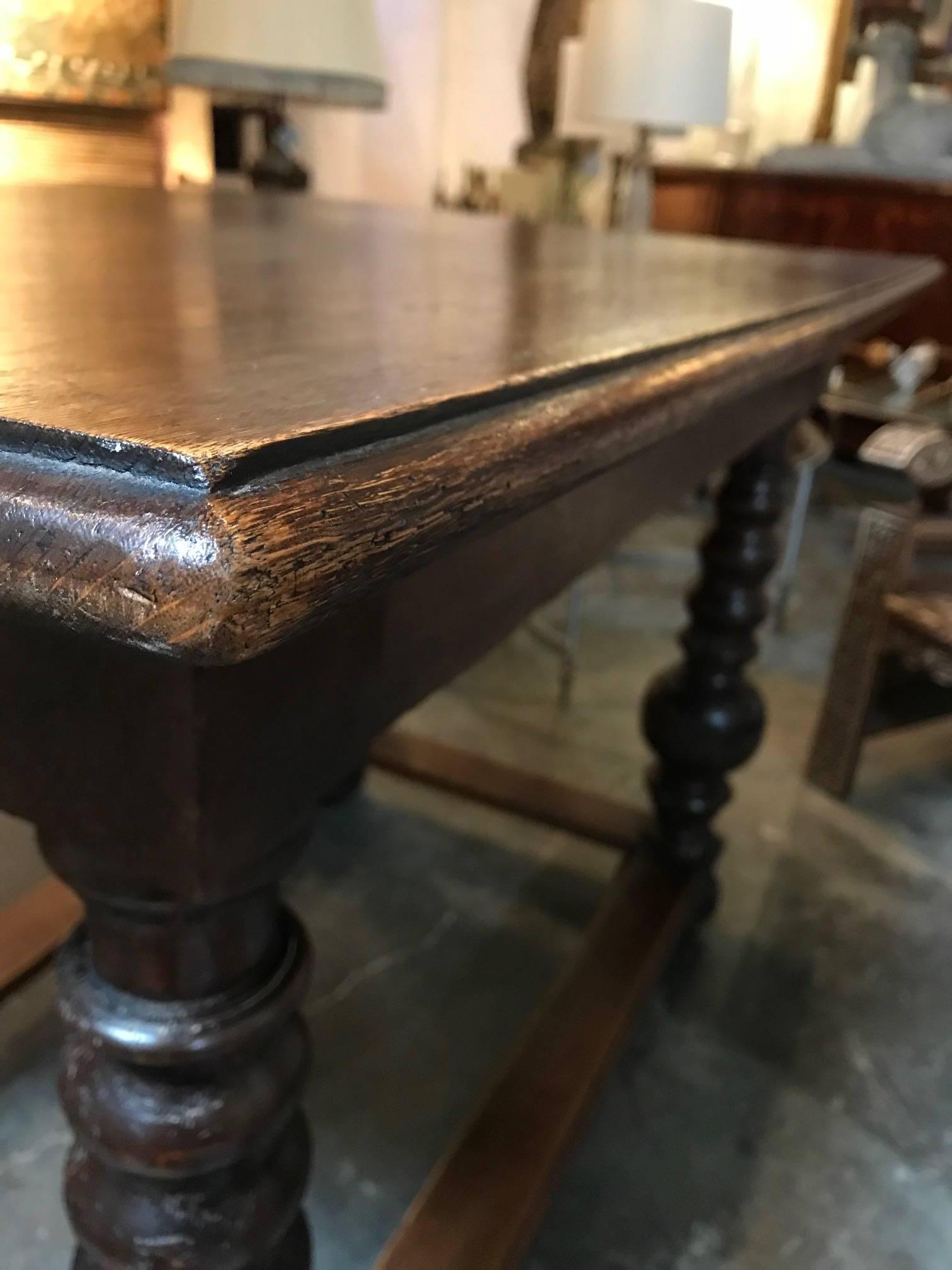 18th Century French Walnut Table In Excellent Condition For Sale In Dallas, TX