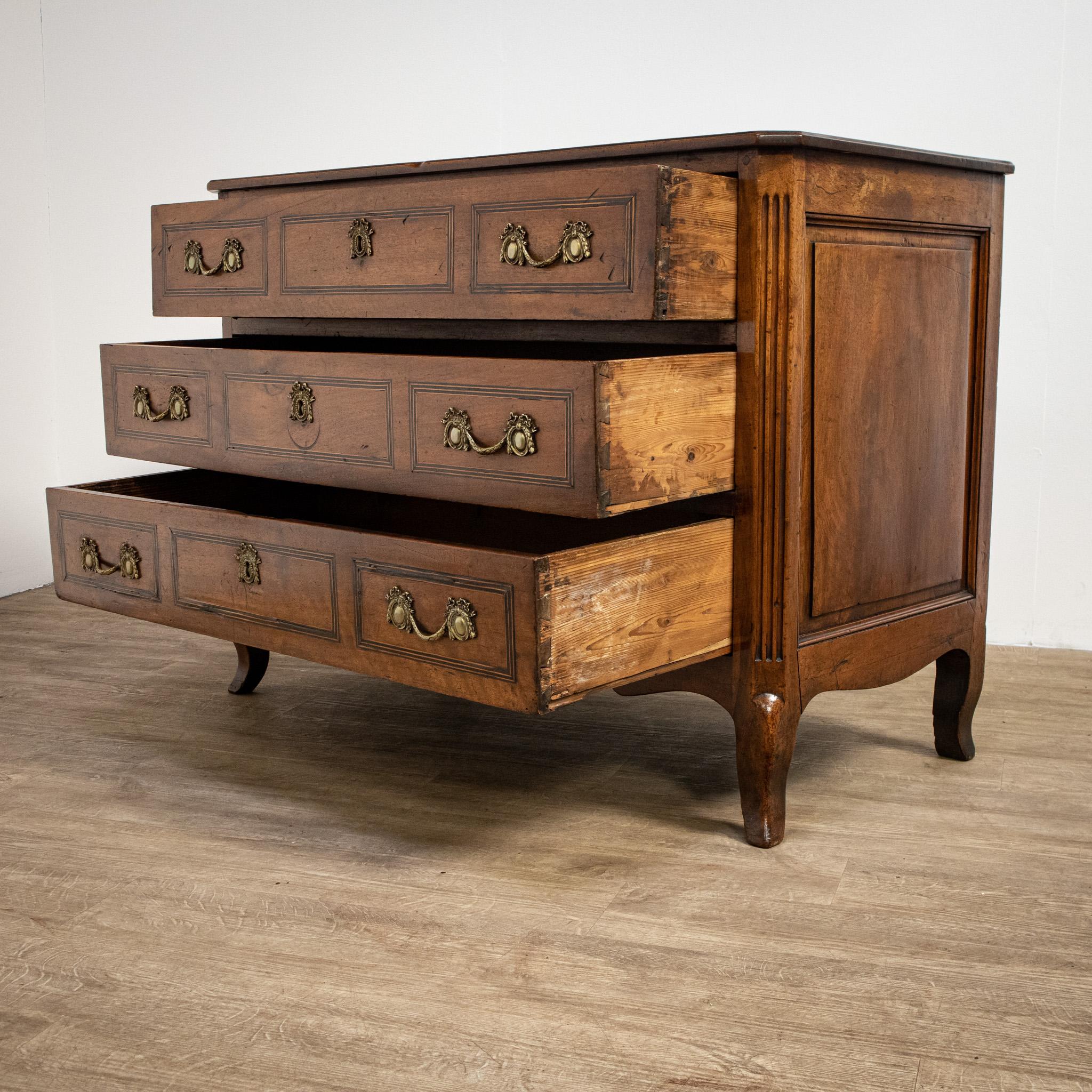 18th Century French Walnut Three Drawer Commode In Good Condition For Sale In Newark, GB