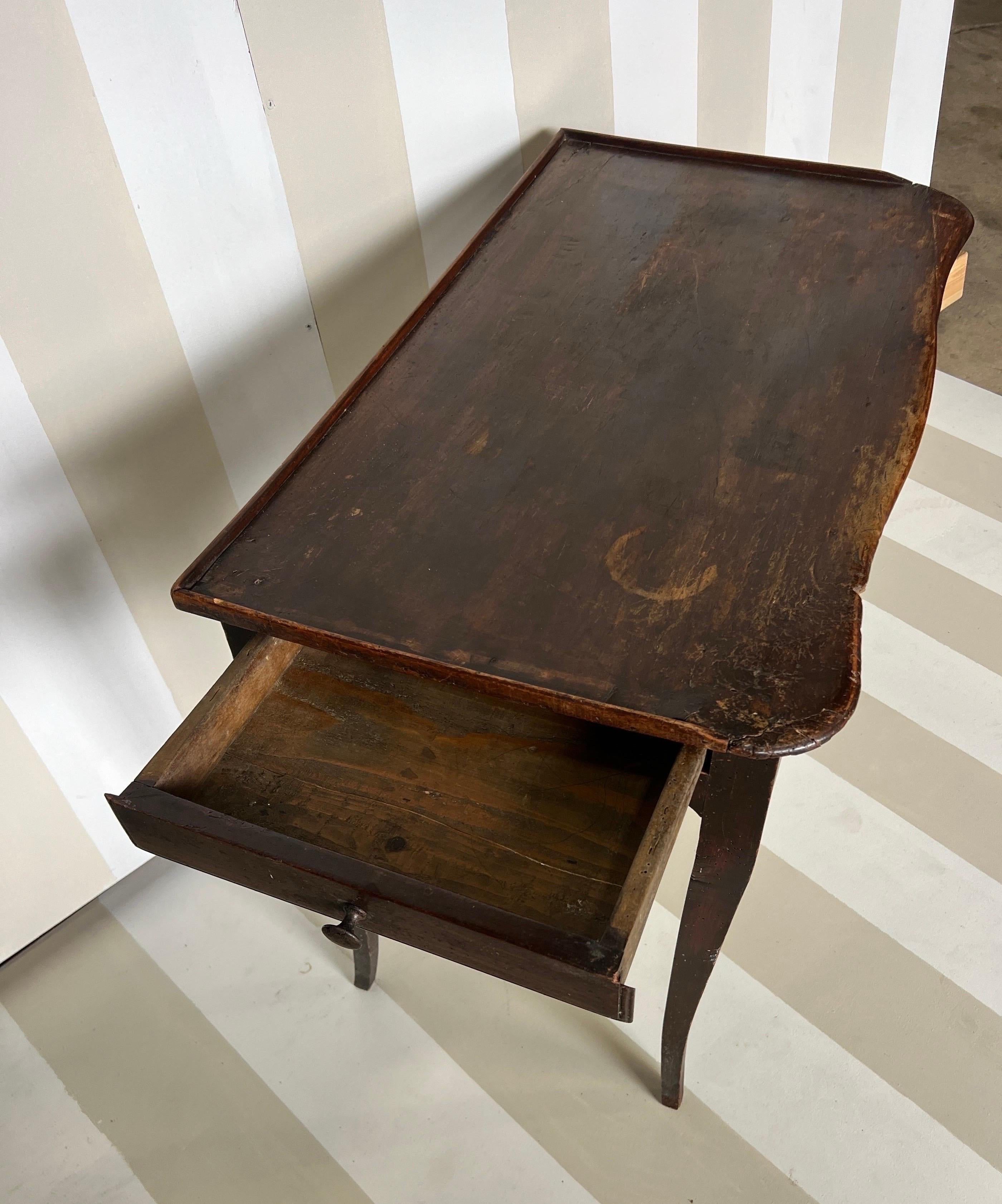 18th Century French walnut tray side table with drawer and gallery In Good Condition For Sale In Richmond, VA