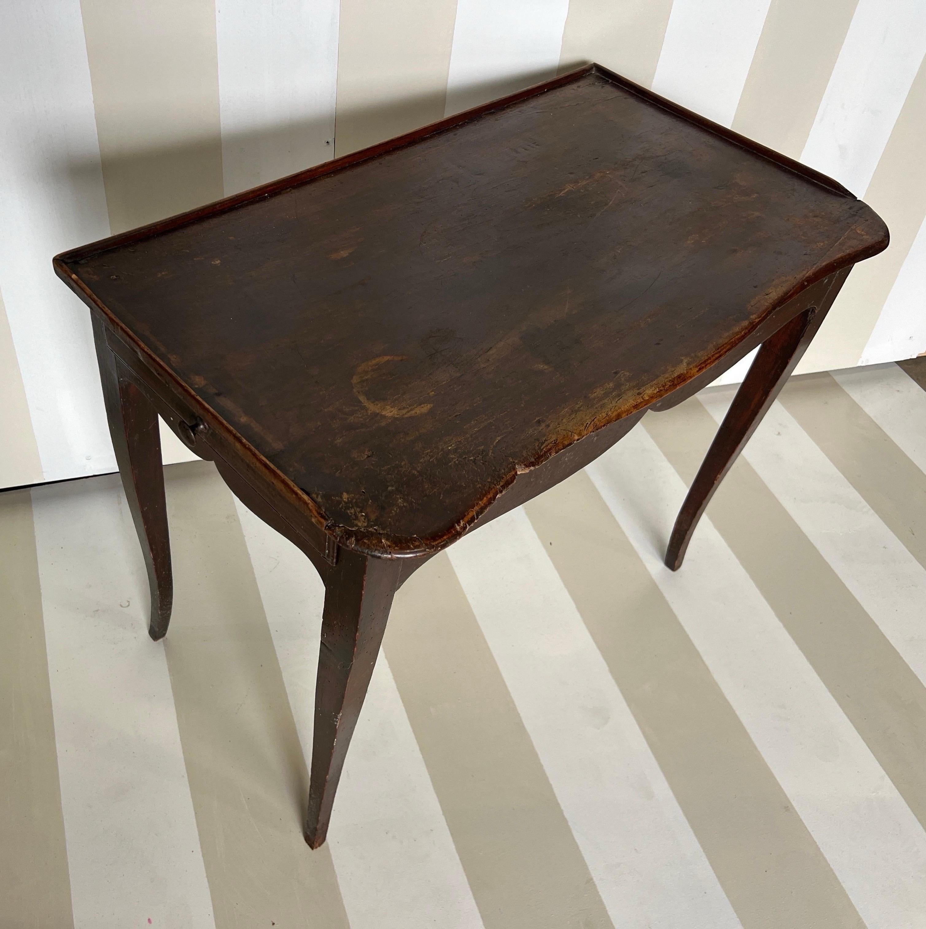 Walnut 18th Century French walnut tray side table with drawer and gallery For Sale