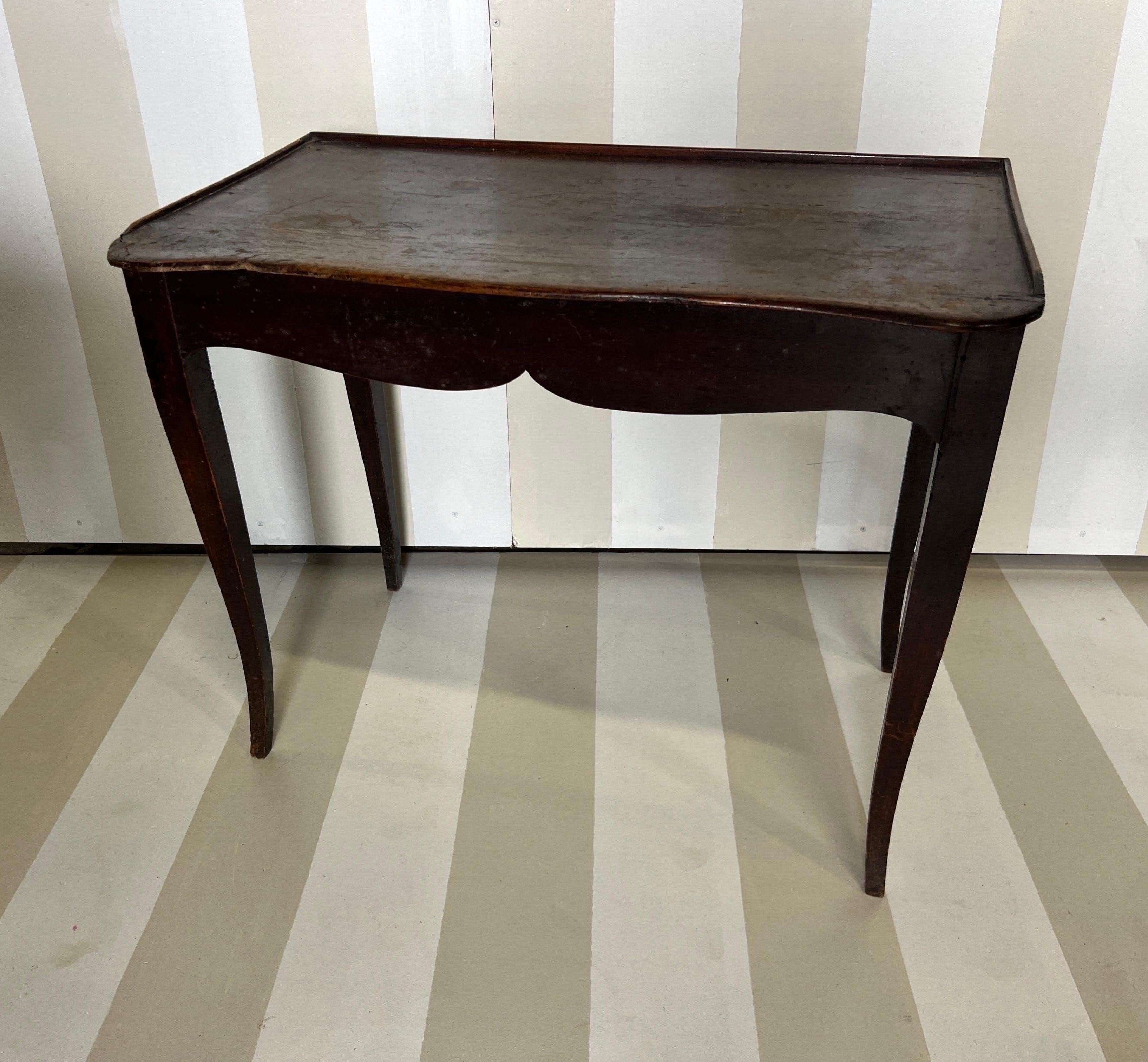 18th Century French walnut tray side table with drawer and gallery For Sale 2