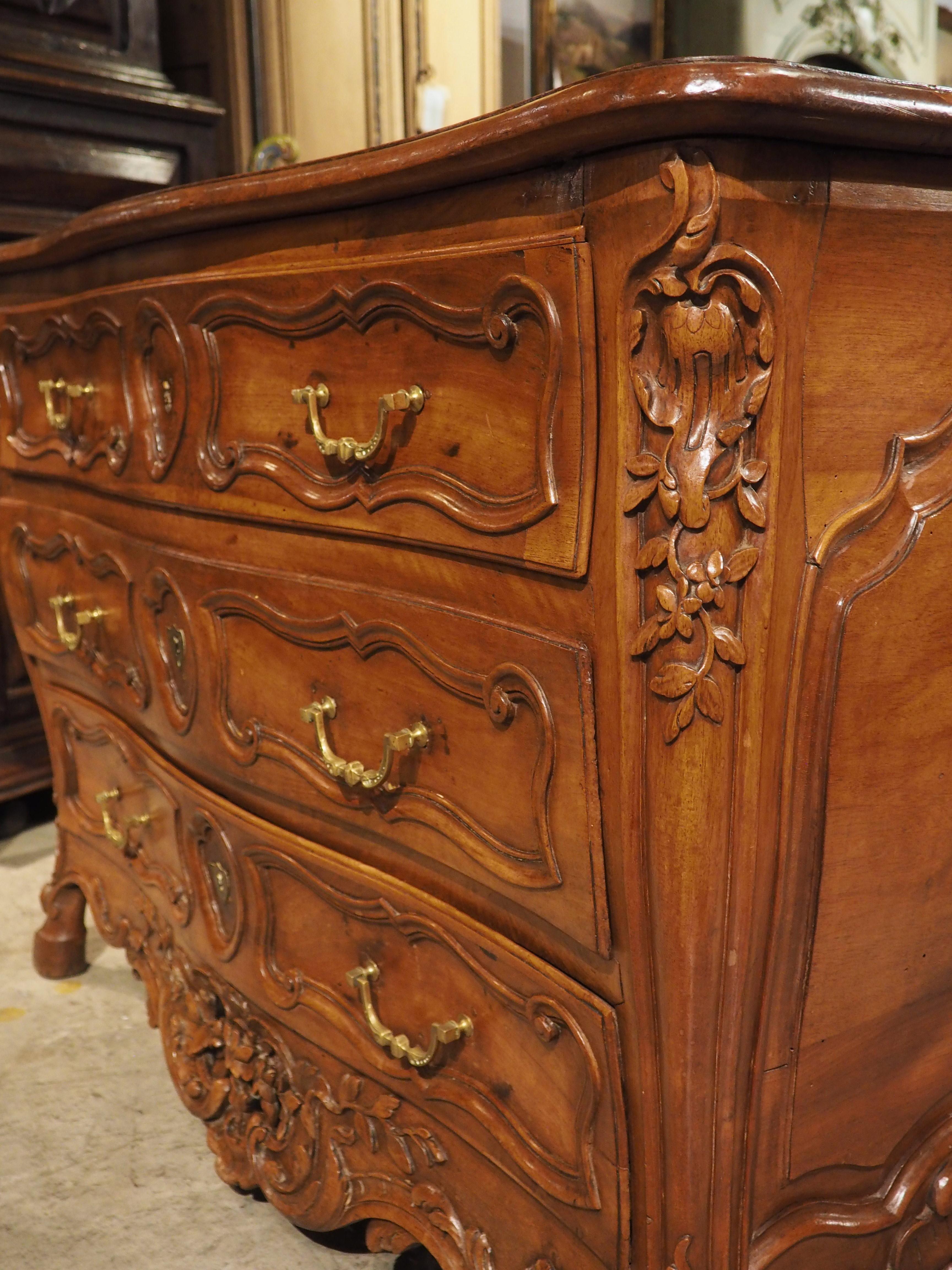 18th Century French Walnut Wood Commode En Tombeau from Provence For Sale 11