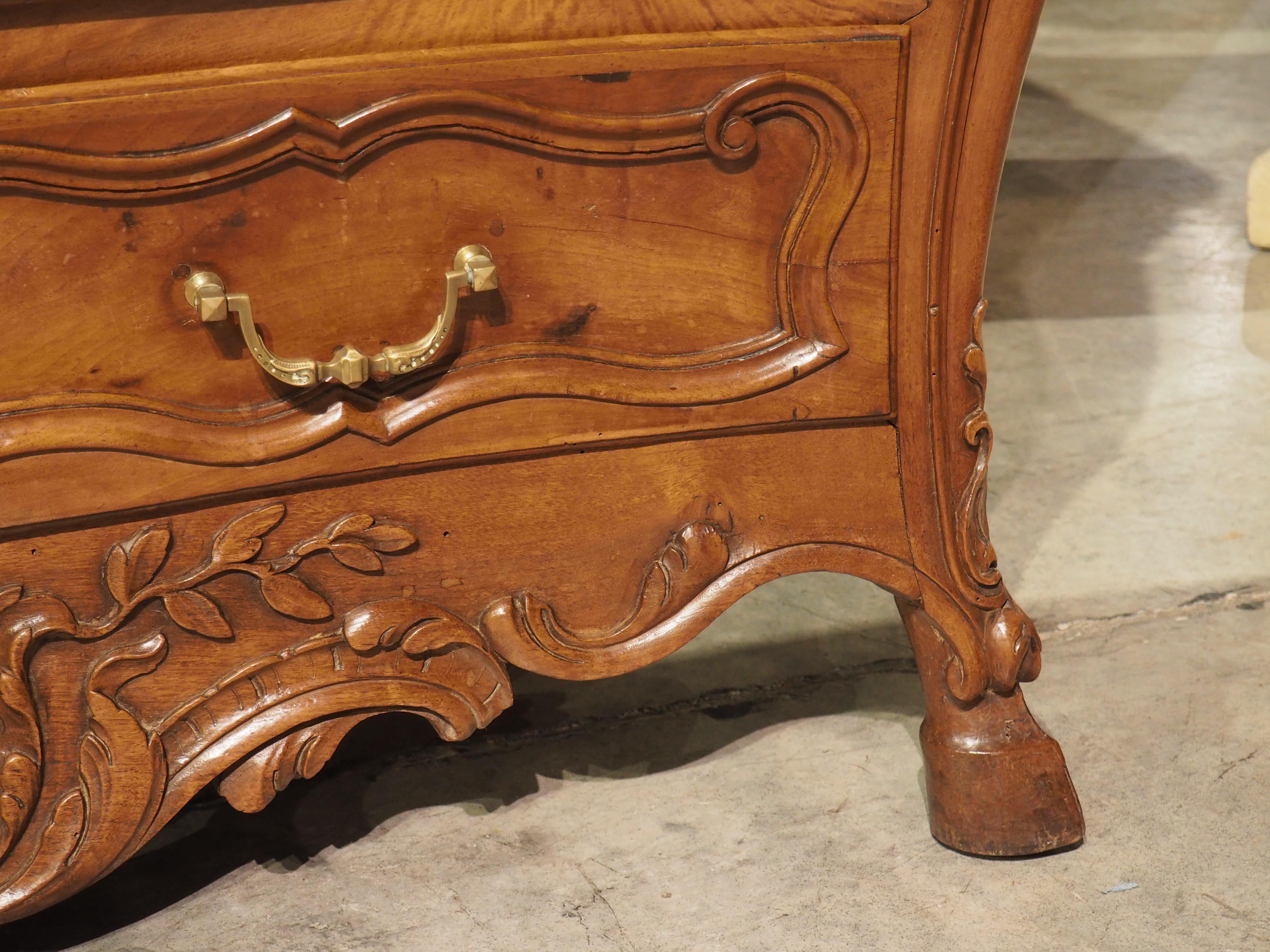 Hand-Carved 18th Century French Walnut Wood Commode En Tombeau from Provence For Sale