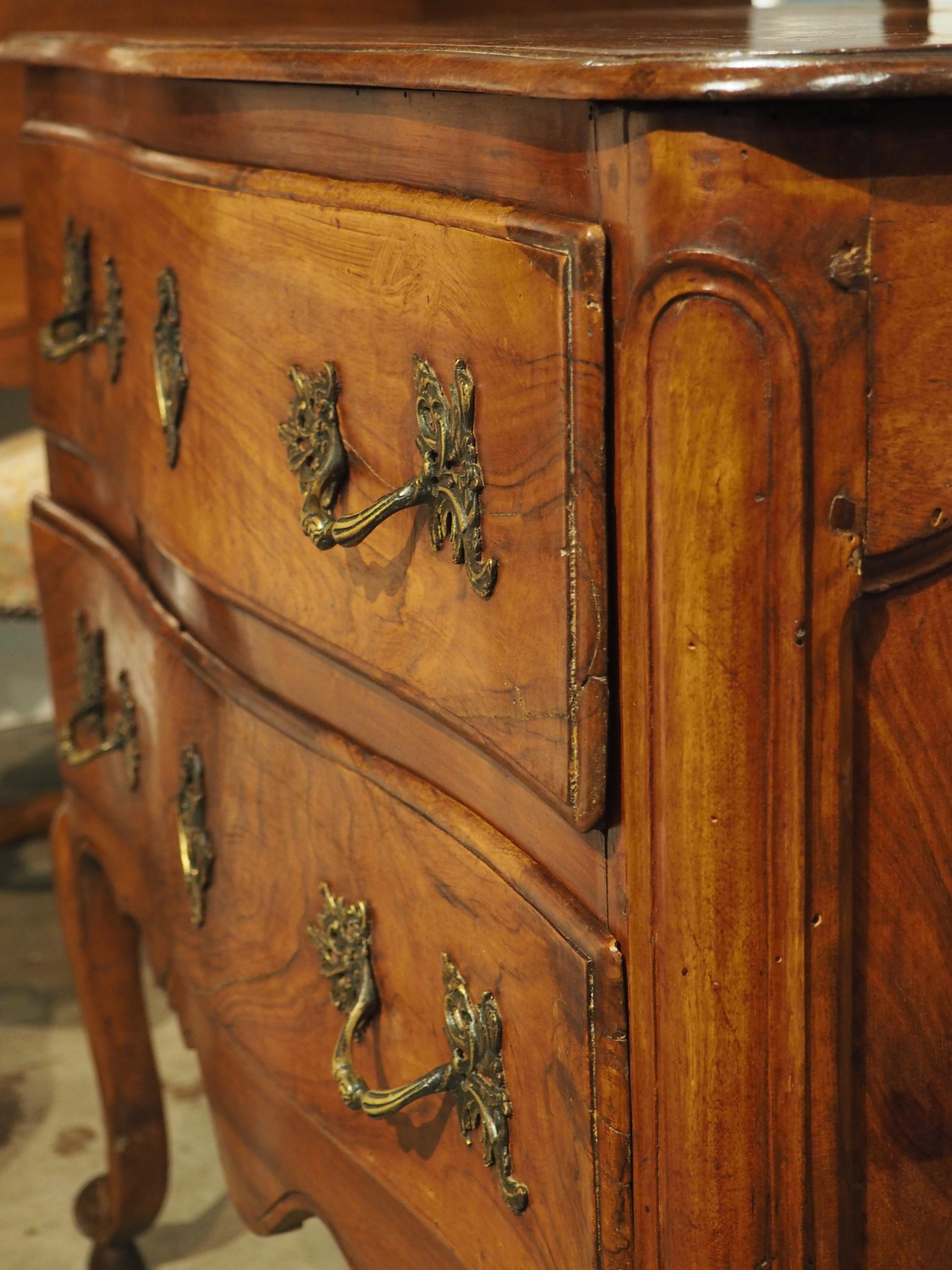 18th Century French Walnut Wood Louis XV Commode Sauteuse For Sale 7