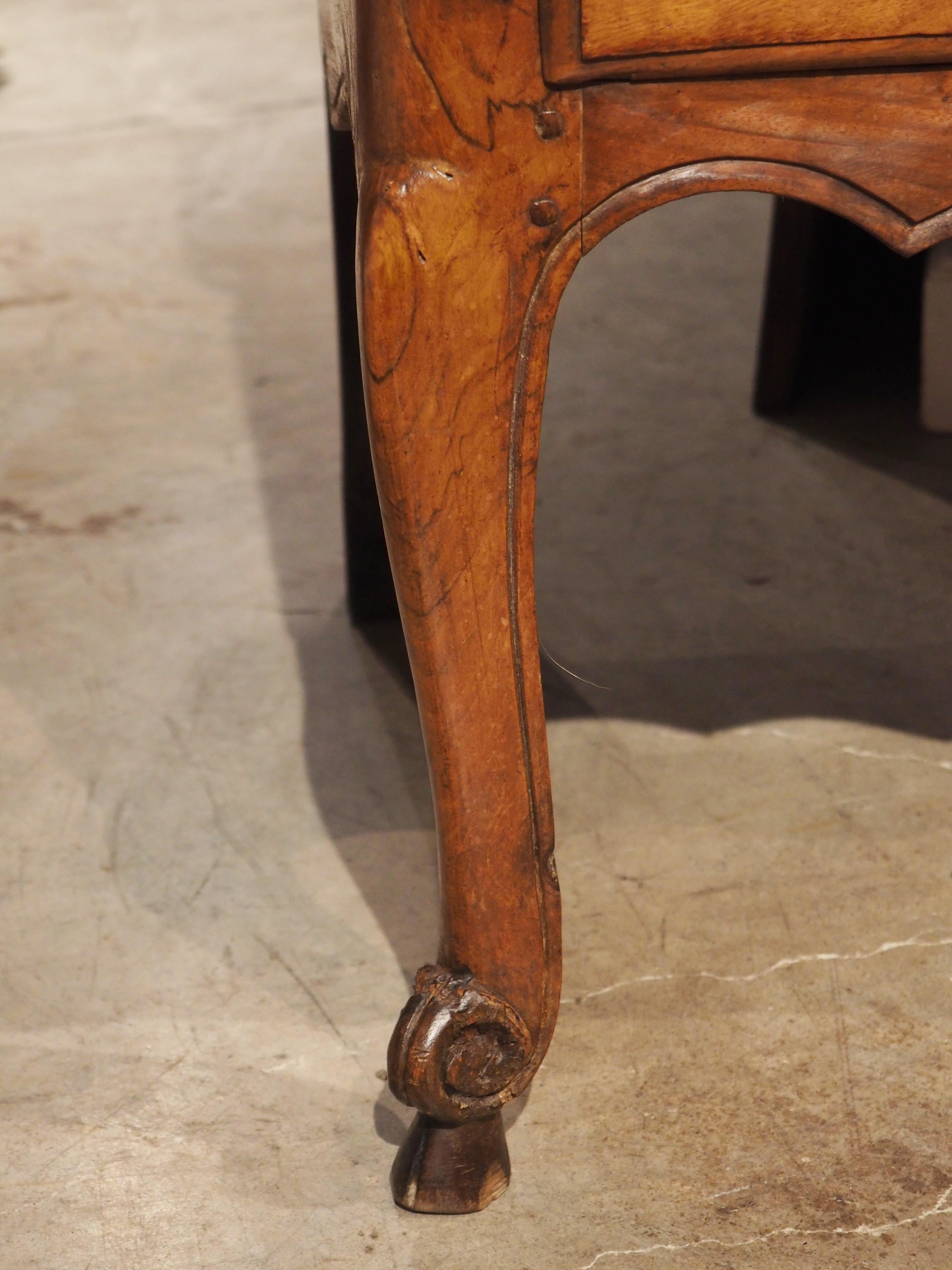 Metal 18th Century French Walnut Wood Louis XV Commode Sauteuse For Sale