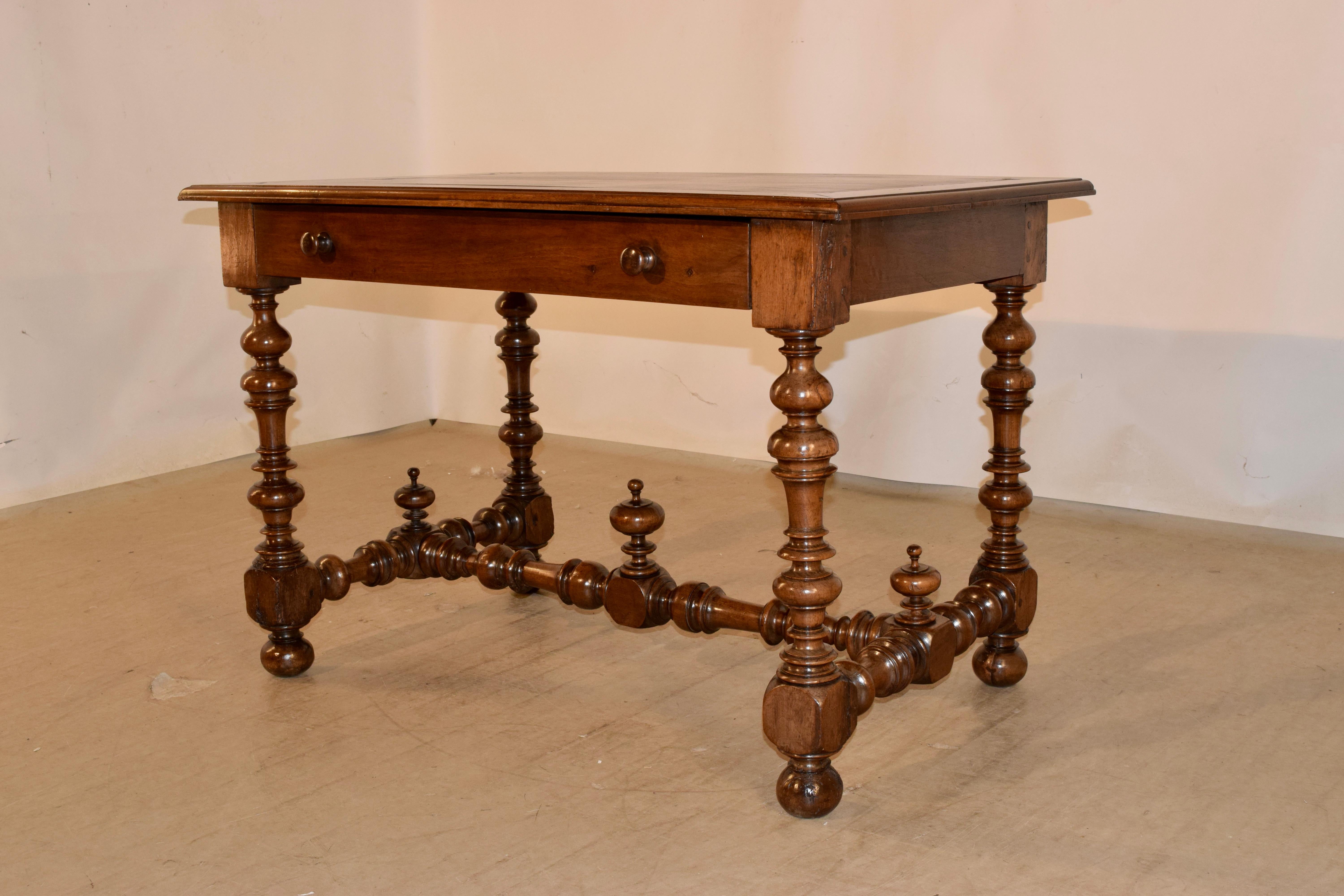 18th Century French Walnut Writing Table In Good Condition For Sale In High Point, NC