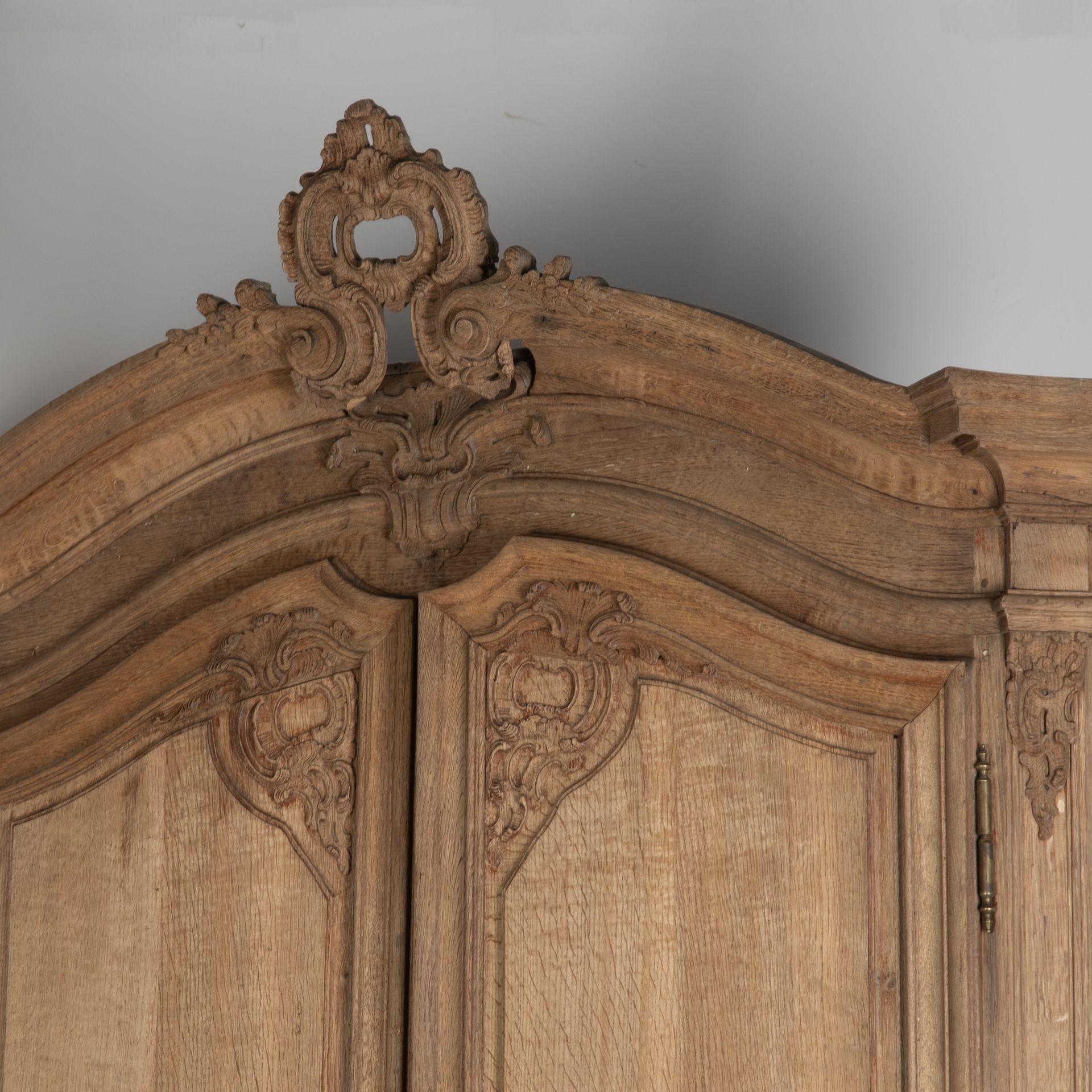 Country 18th Century French Washed Oak Buffet Deux Corps For Sale