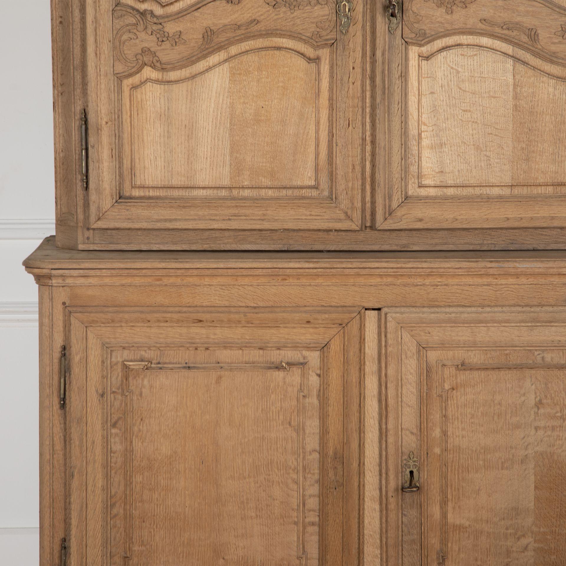 18th Century French Washed Oak Buffet Deux Corps In Good Condition For Sale In Gloucestershire, GB