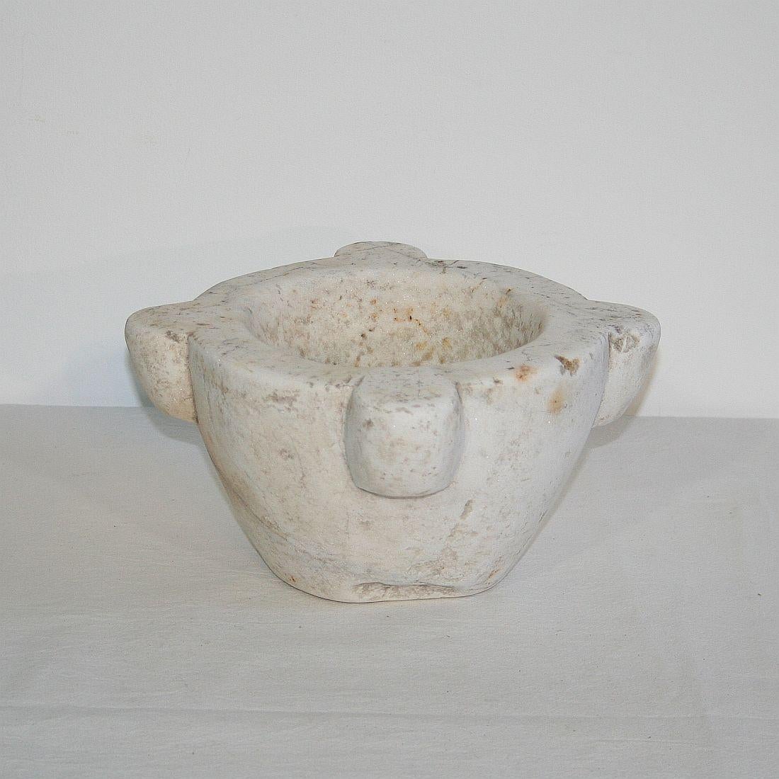 18th Century French White Marble Mortar In Good Condition In Buisson, FR