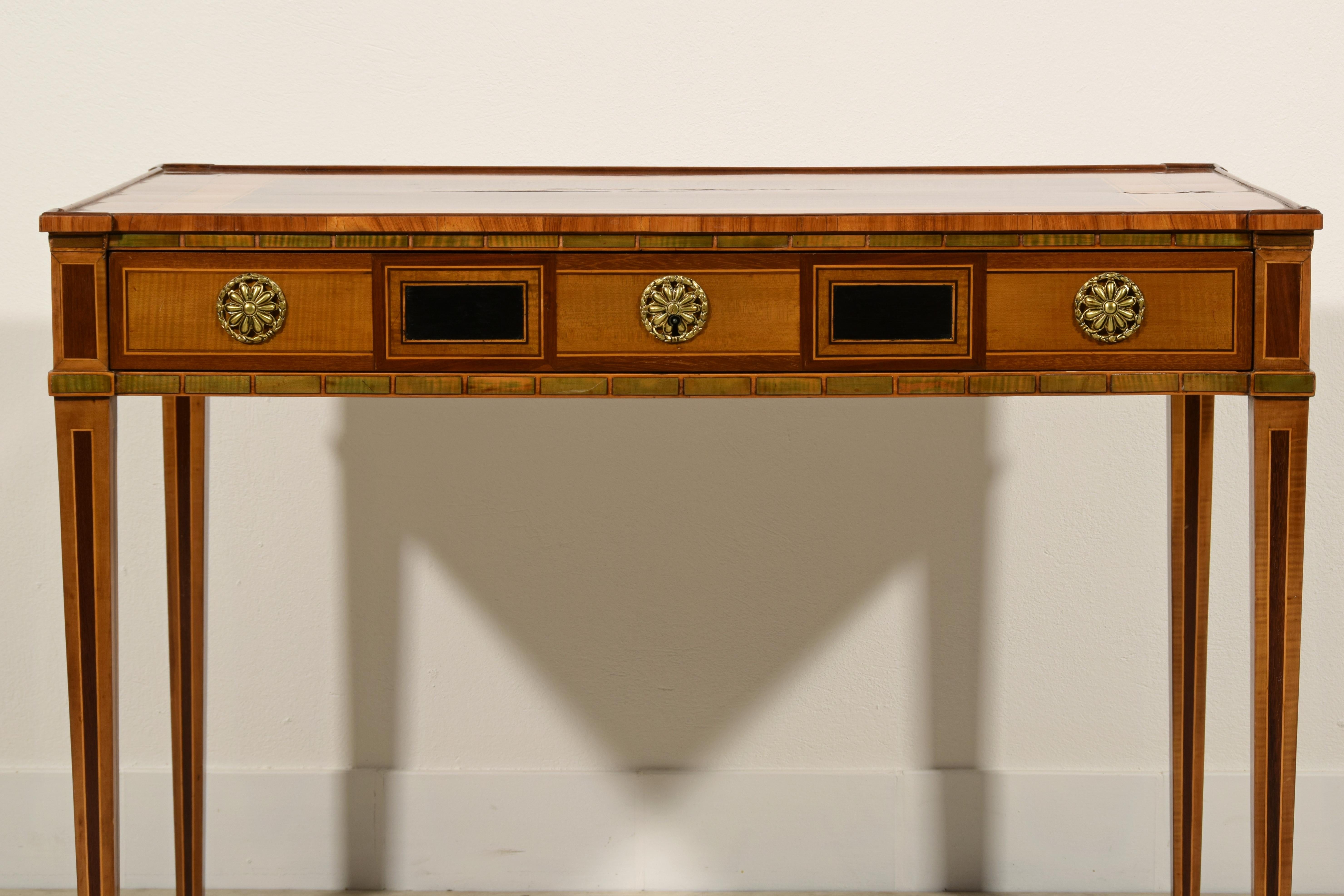 18. Jahrhundert, Französisch Holz Zentrum Schreibtisch im Angebot 8