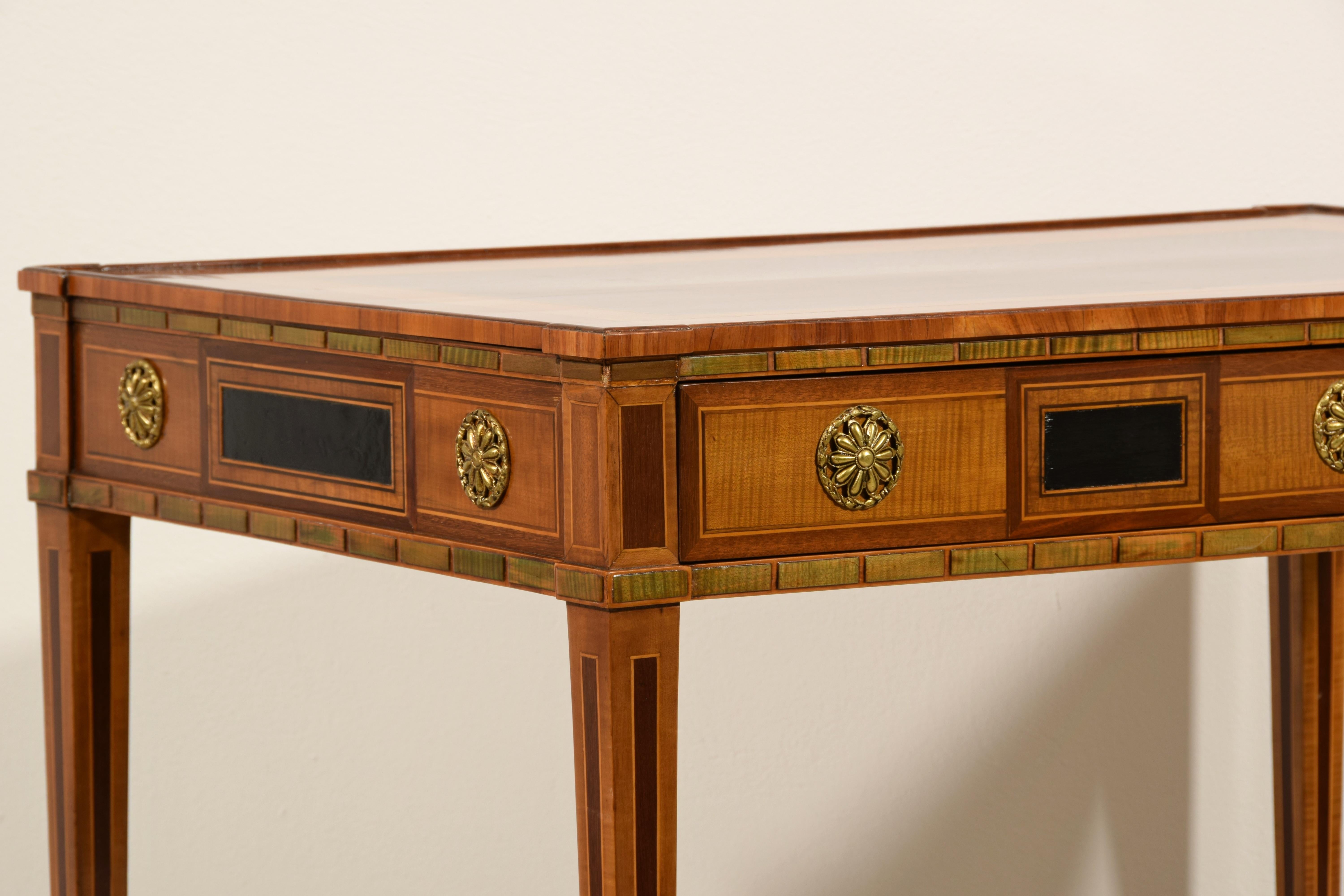 18. Jahrhundert, Französisch Holz Zentrum Schreibtisch im Angebot 1