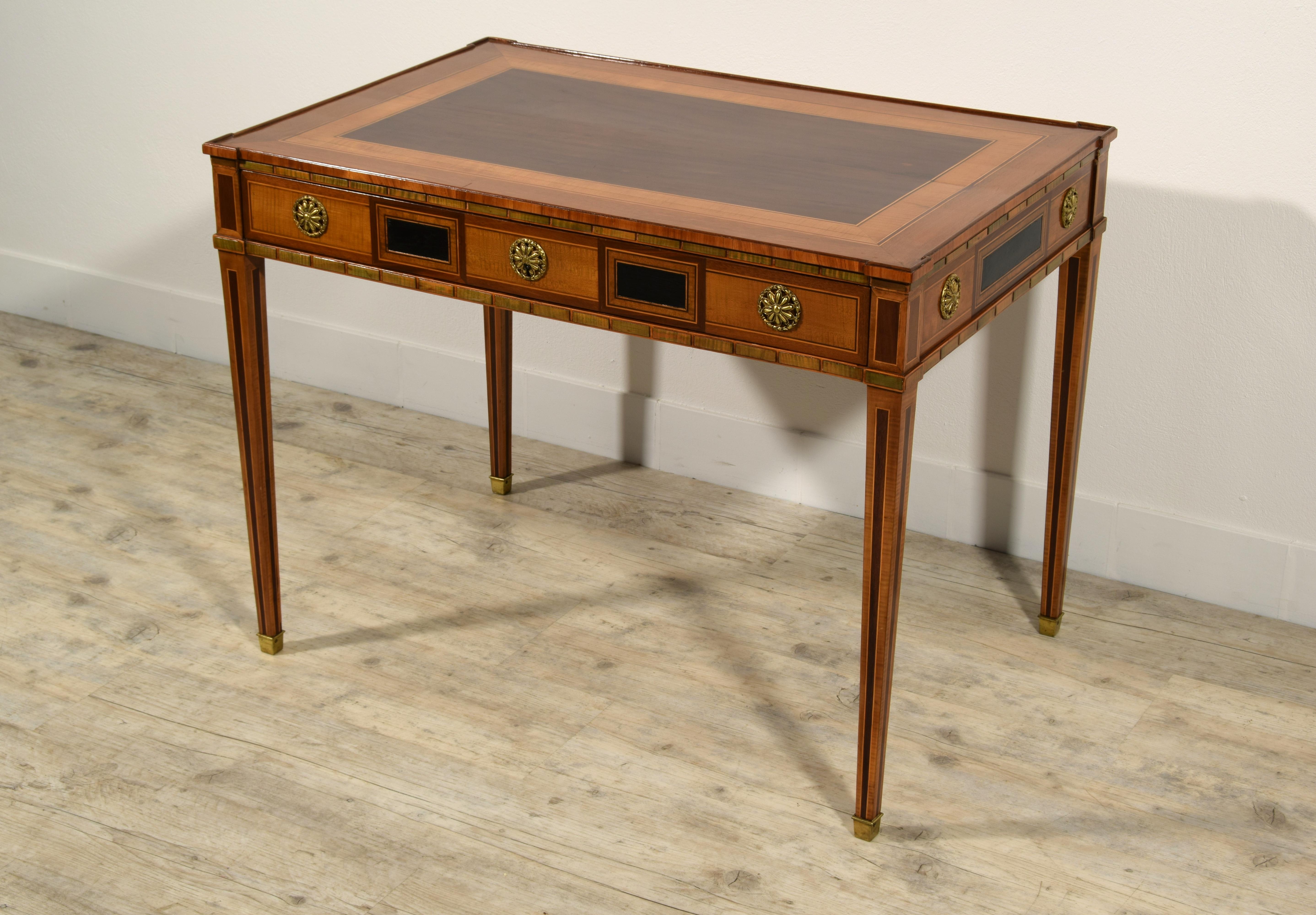18. Jahrhundert, Französisch Holz Zentrum Schreibtisch im Angebot 3