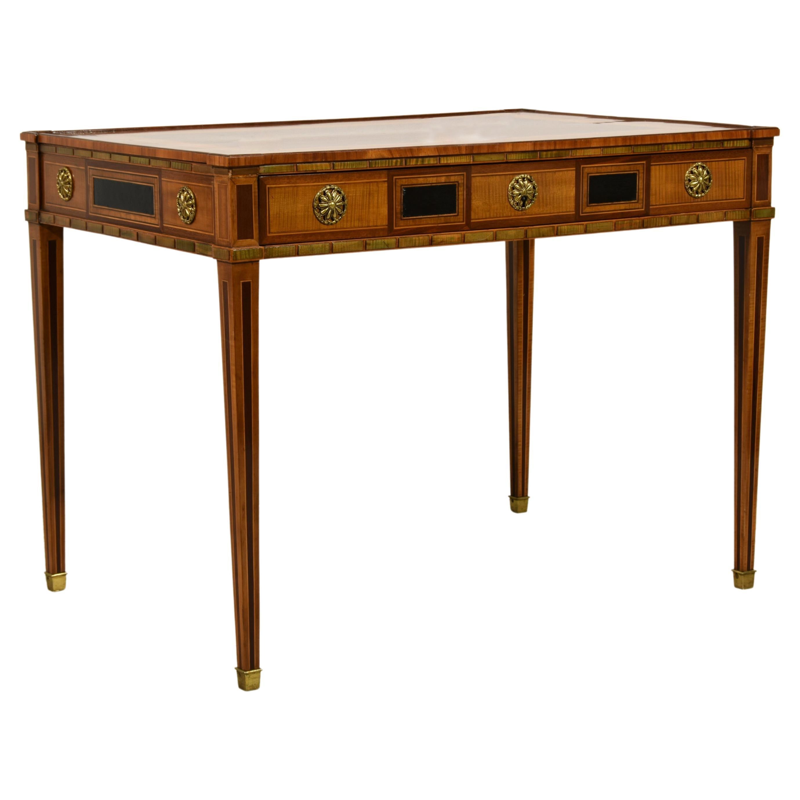 Bureau central en bois français du XVIIIe siècle