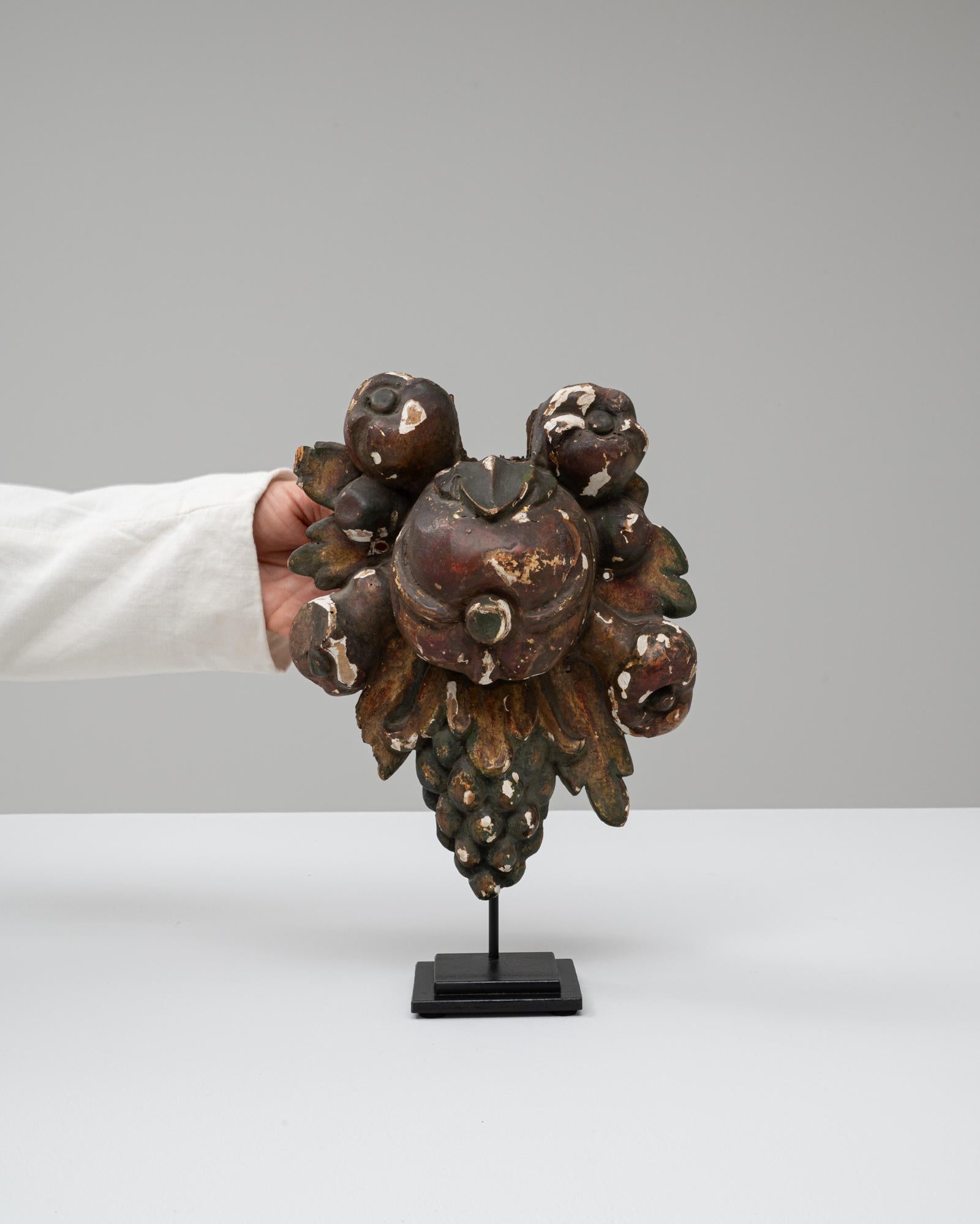 Francese Decorazione barocca in legno francese del XVIII secolo su base metallica in vendita