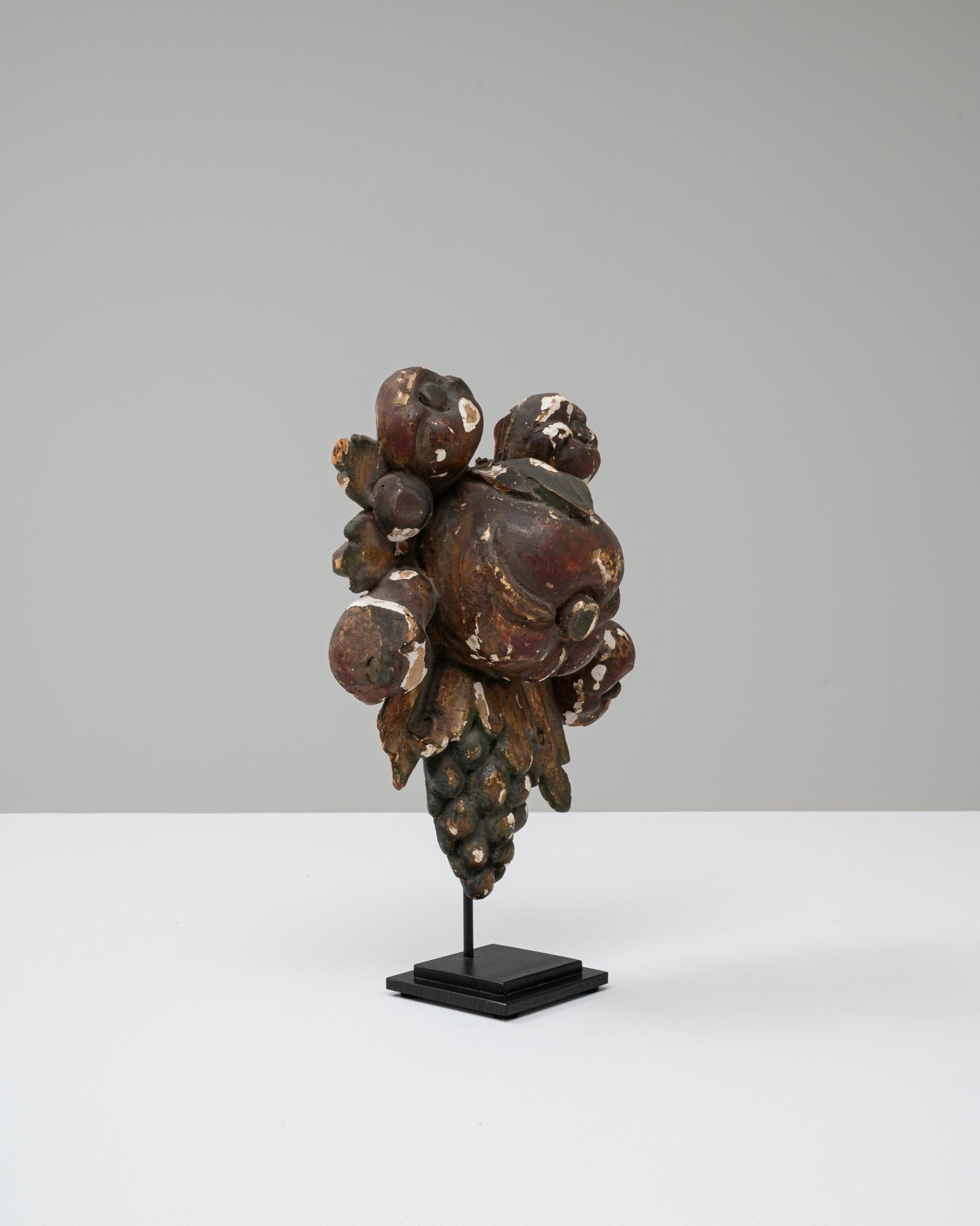 Decorazione barocca in legno francese del XVIII secolo su base metallica In condizioni buone in vendita a High Point, NC