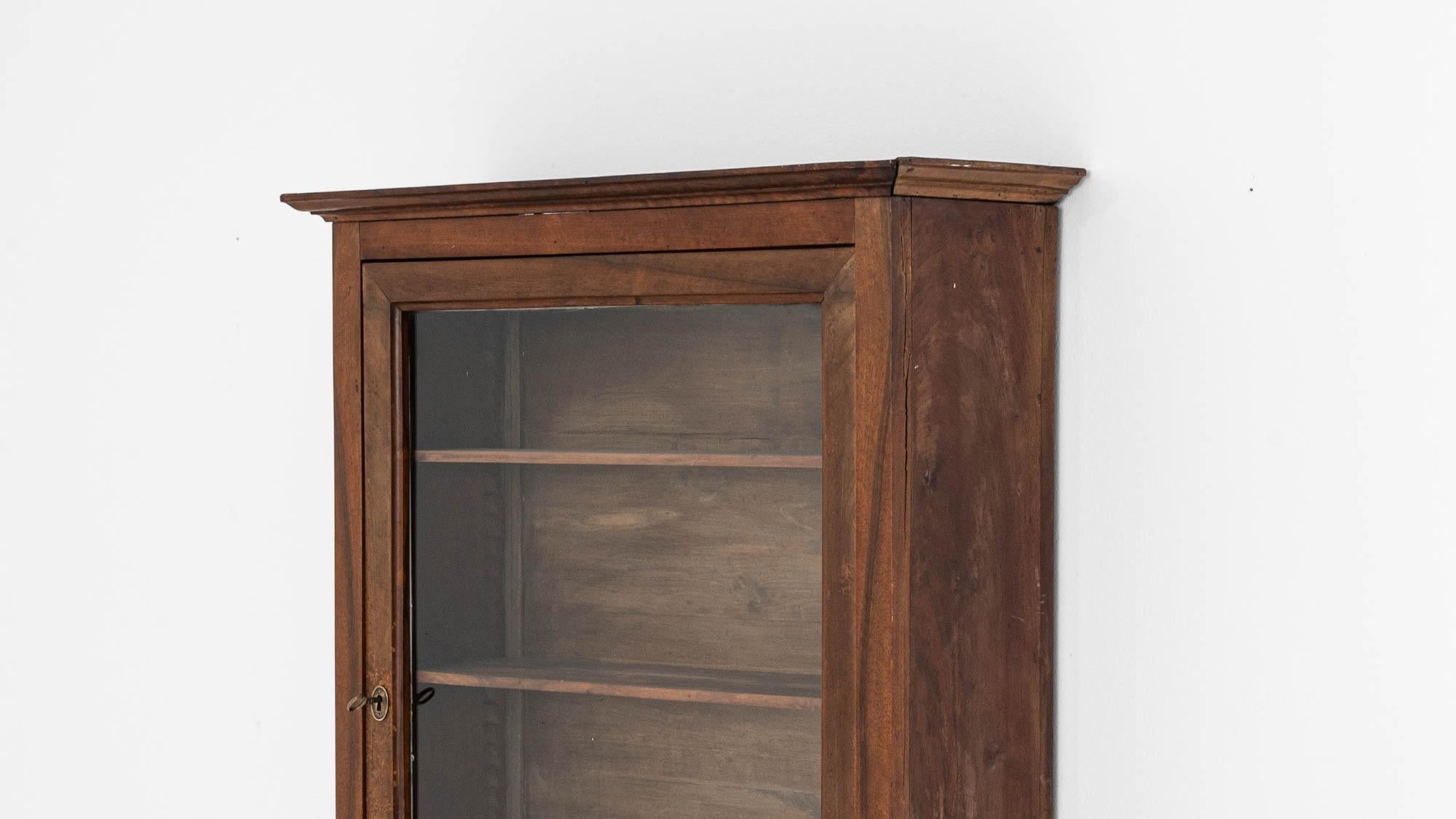 18th Century French Wooden Wall Vitrine For Sale 3
