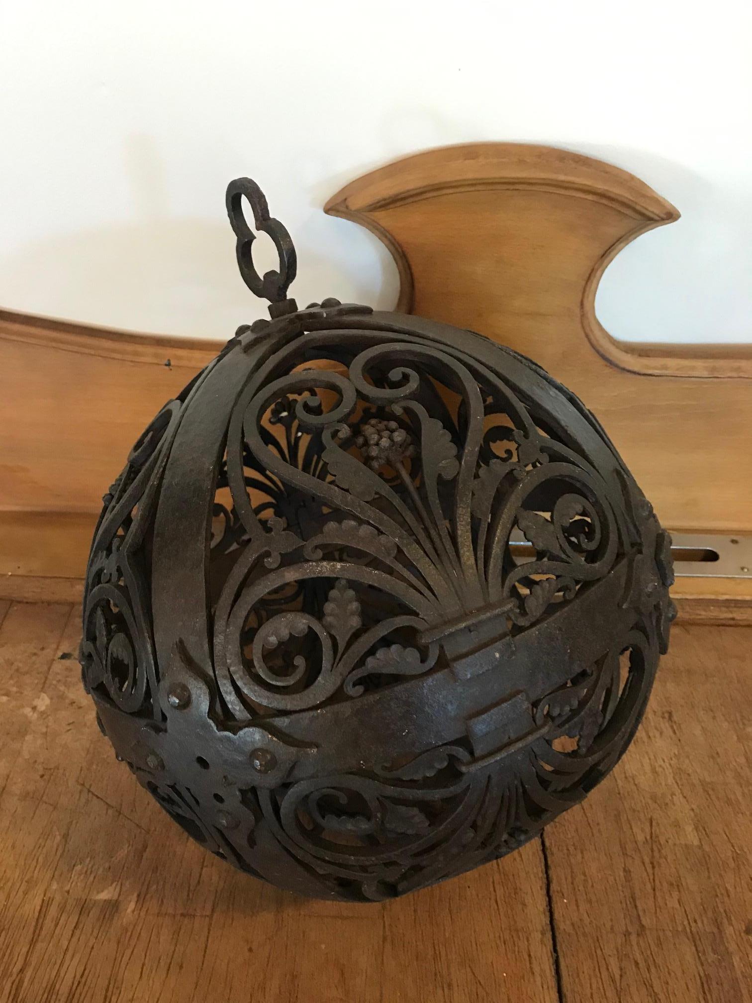 18th Century French Wrought Iron Decorative Ball 6