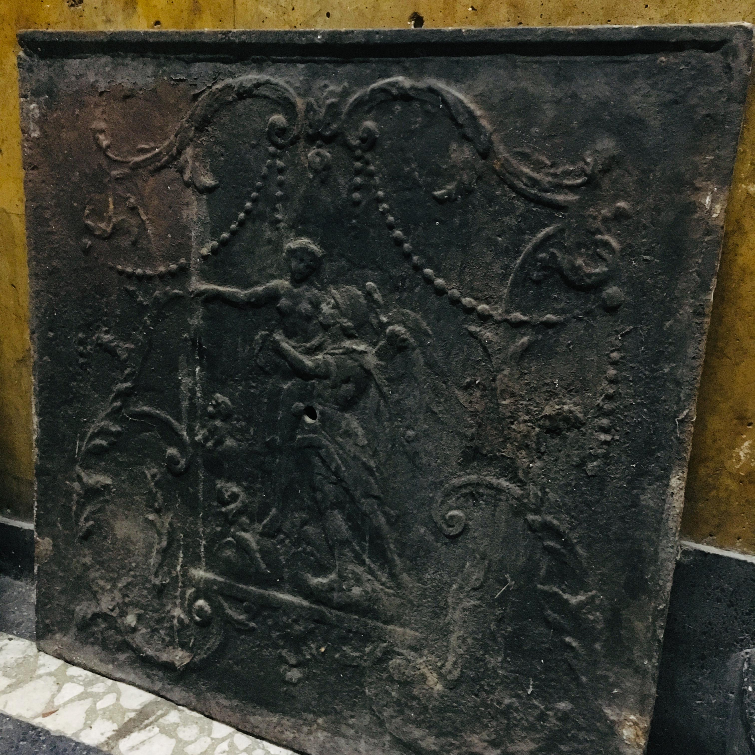18th Century French Wrought Iron Fireback with Mars and Venus Figures In Good Condition In Sofia, BG