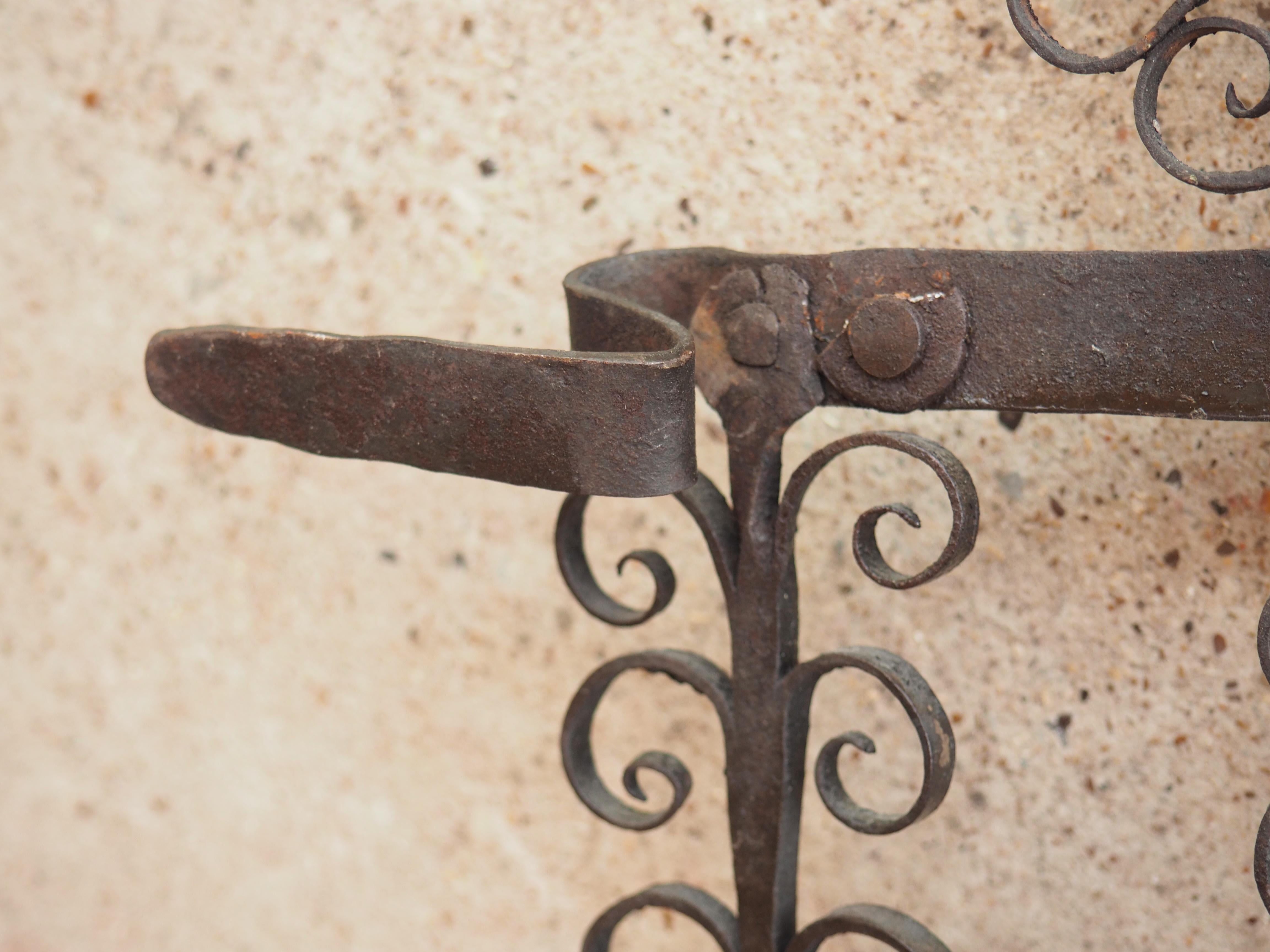 18th Century French Wrought Iron Kitchen Hook Rack with Rooster Motifs In Good Condition In Dallas, TX