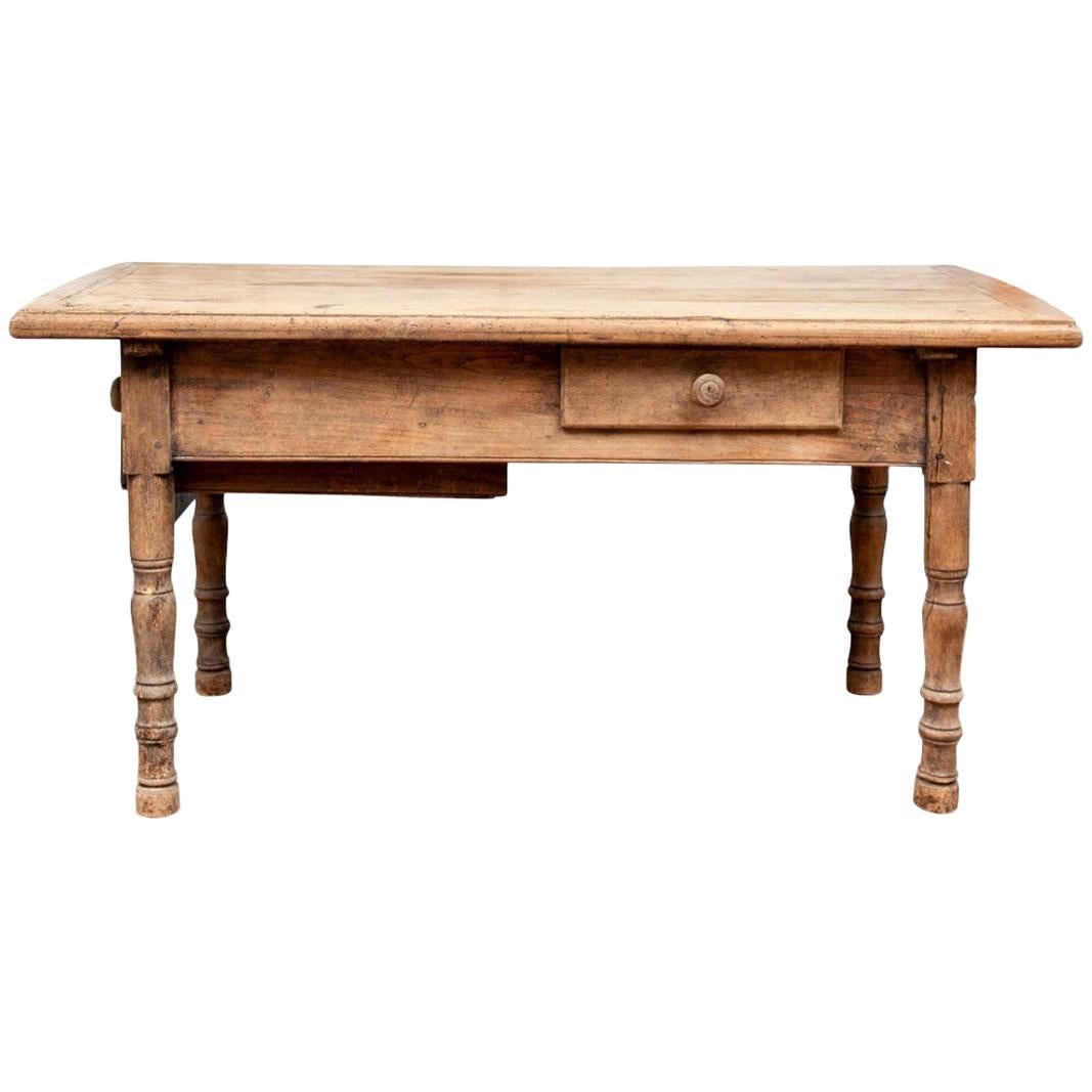 Table de travail en bois d'if français du 18e siècle