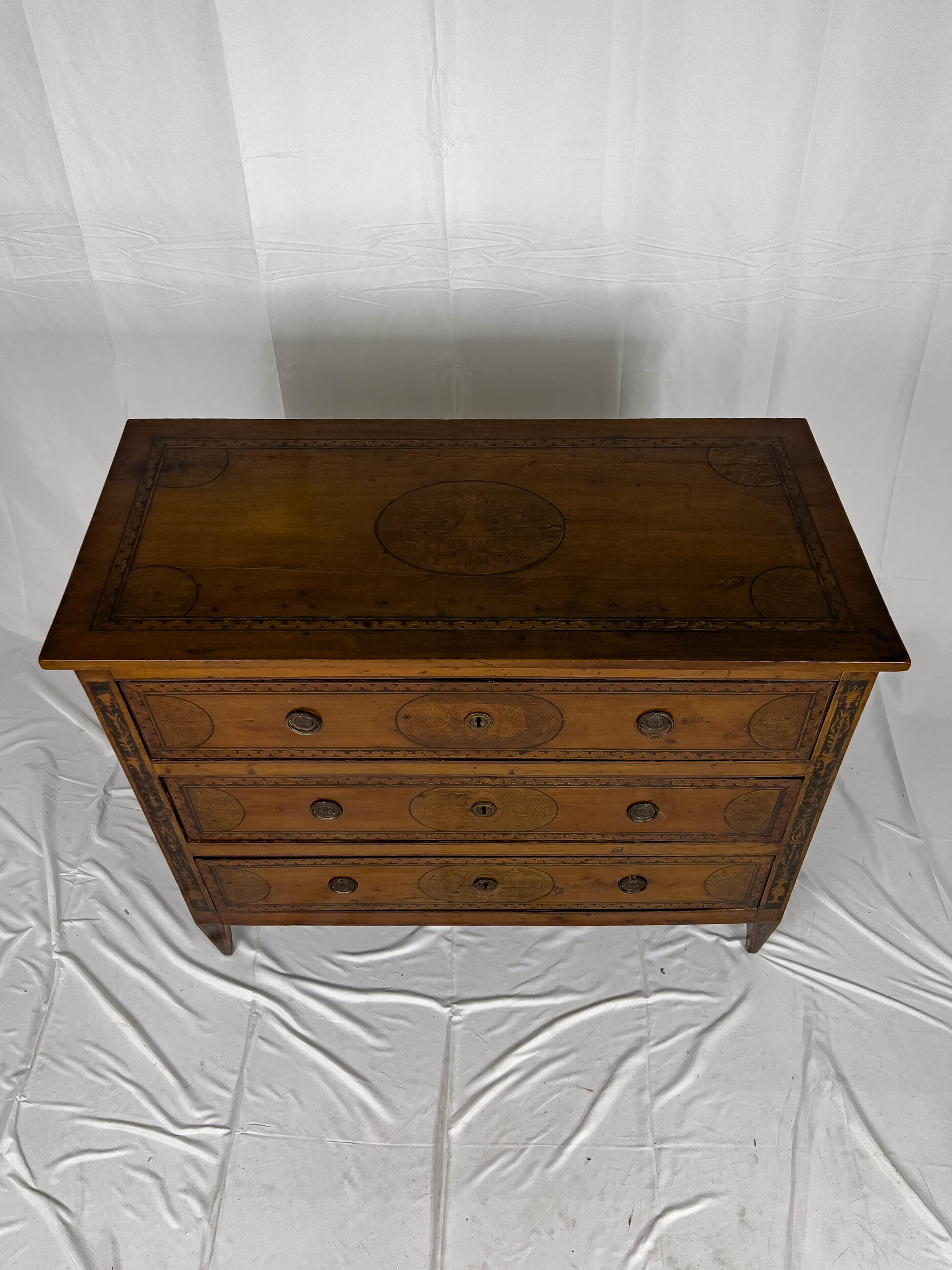 18th Century Fruitwood Italian Commode with Walnut Inlay For Sale 1