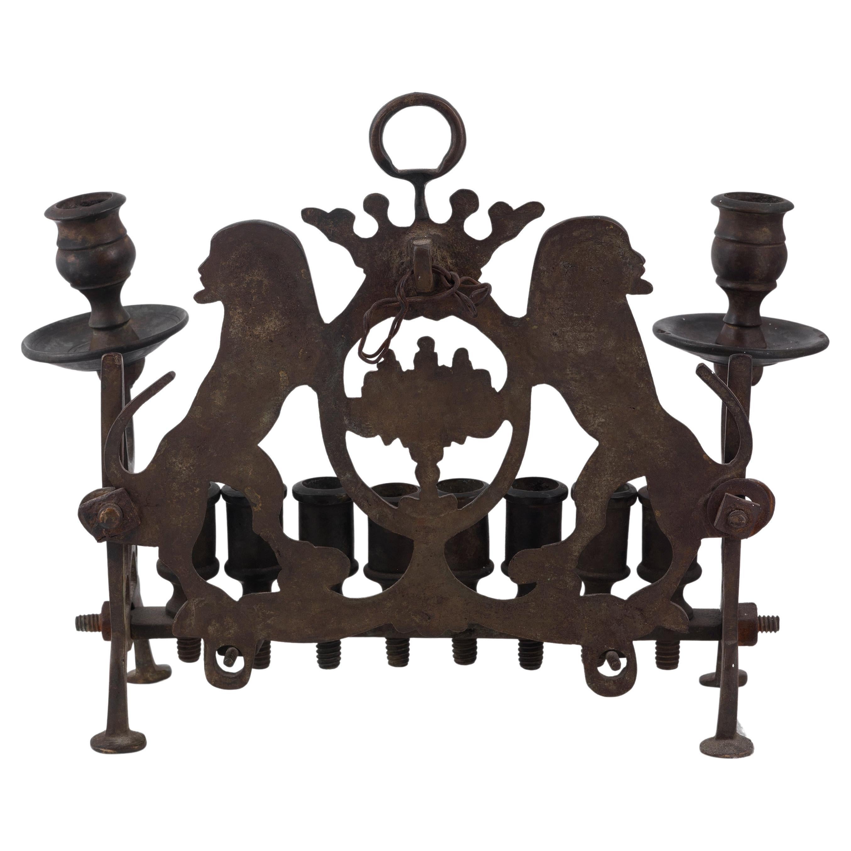 Neoclassico Lampada Hanukkah Menorah in ottone della Galizia del XVIII secolo in vendita