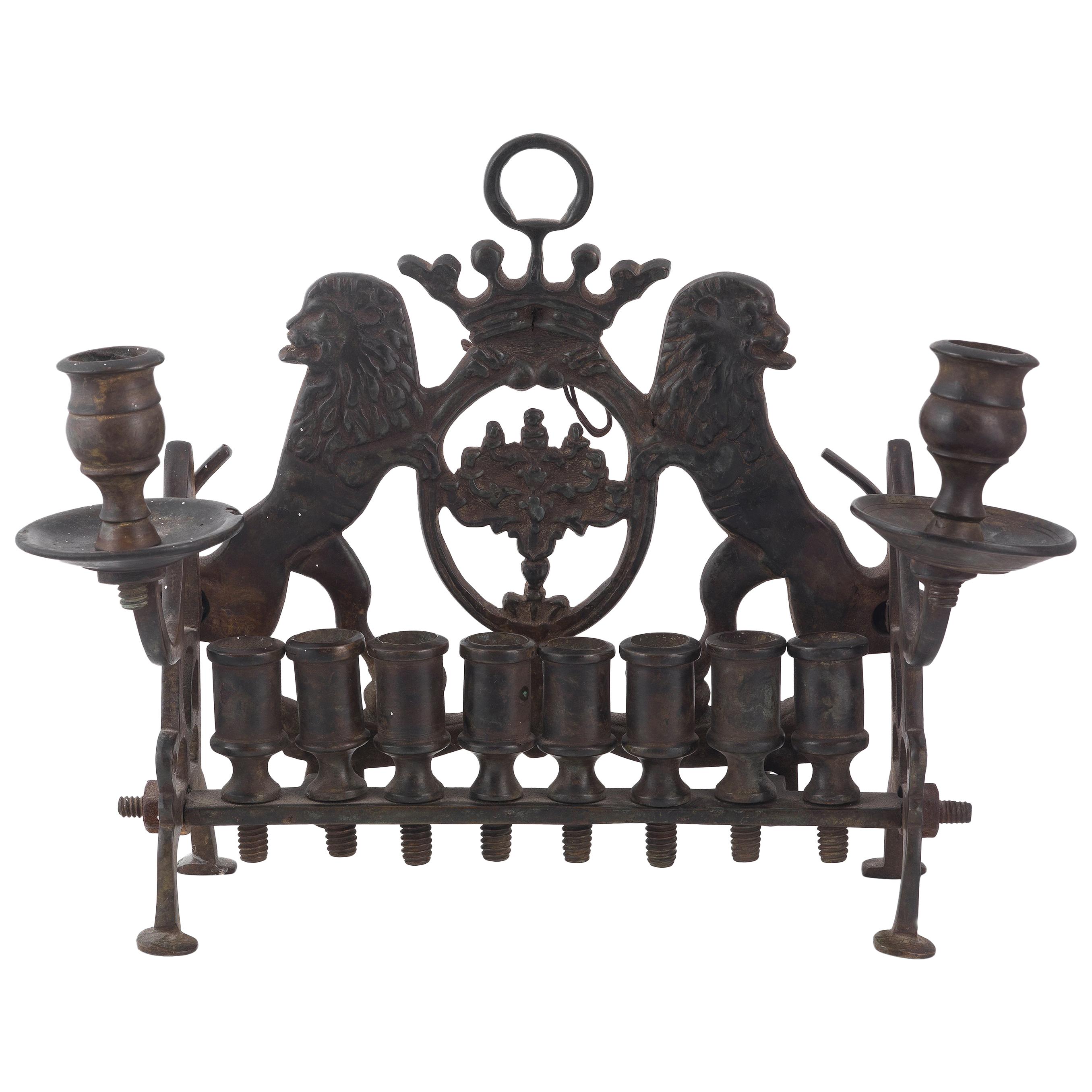 Polacco Lampada Hanukkah Menorah in ottone della Galizia del XVIII secolo in vendita