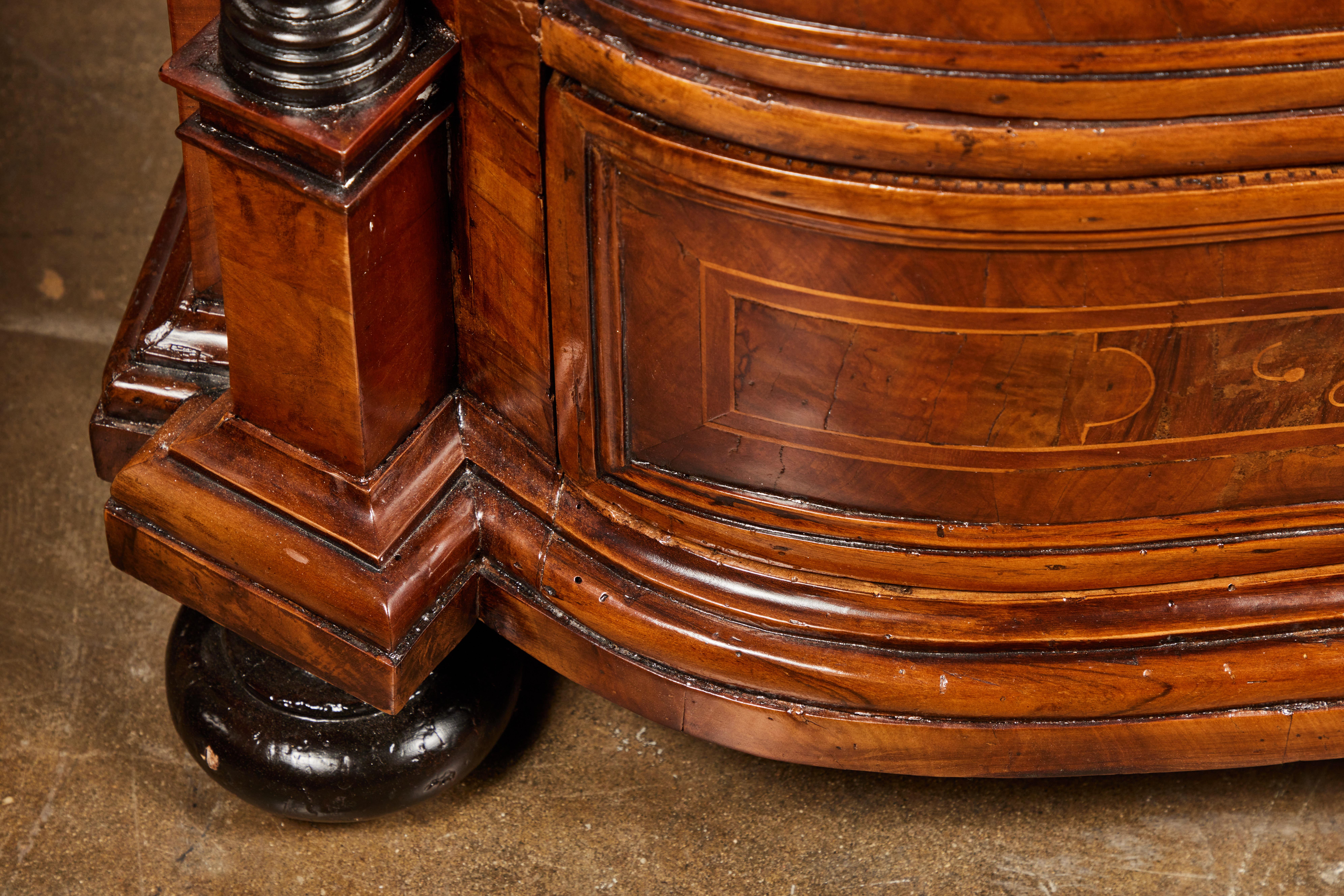 Hand-Carved 18th Century Genovese Commode For Sale