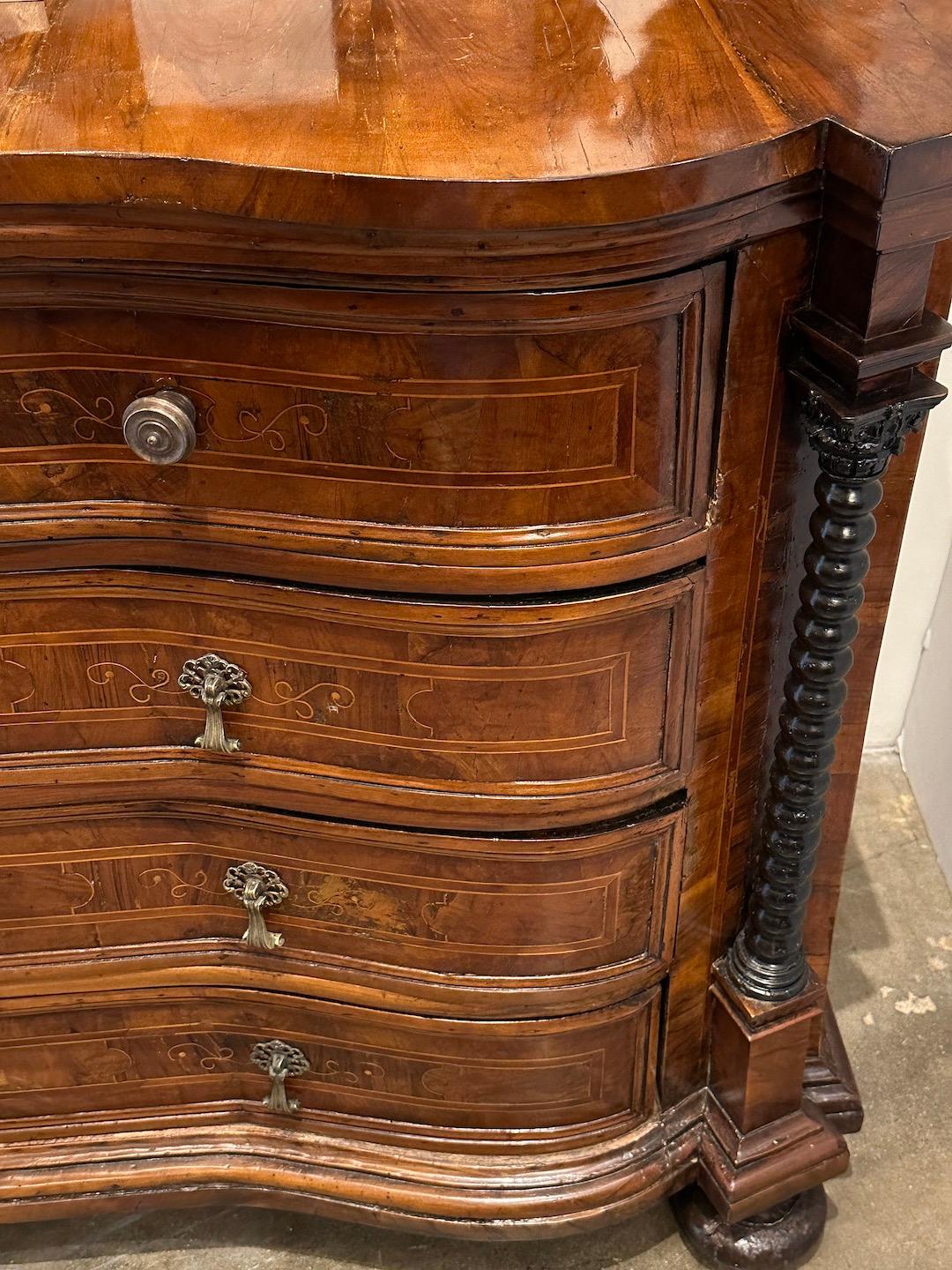 Baroque 18th Century Genovese Commode For Sale