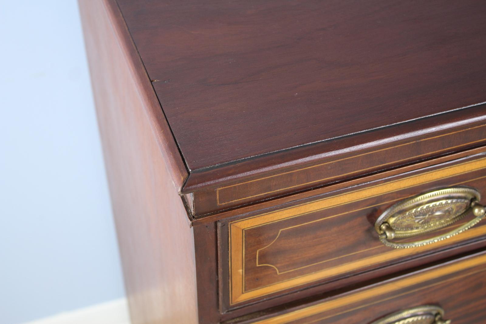 18th Century Gentlemen's Chest of Drawers In Good Condition In Port Chester, NY