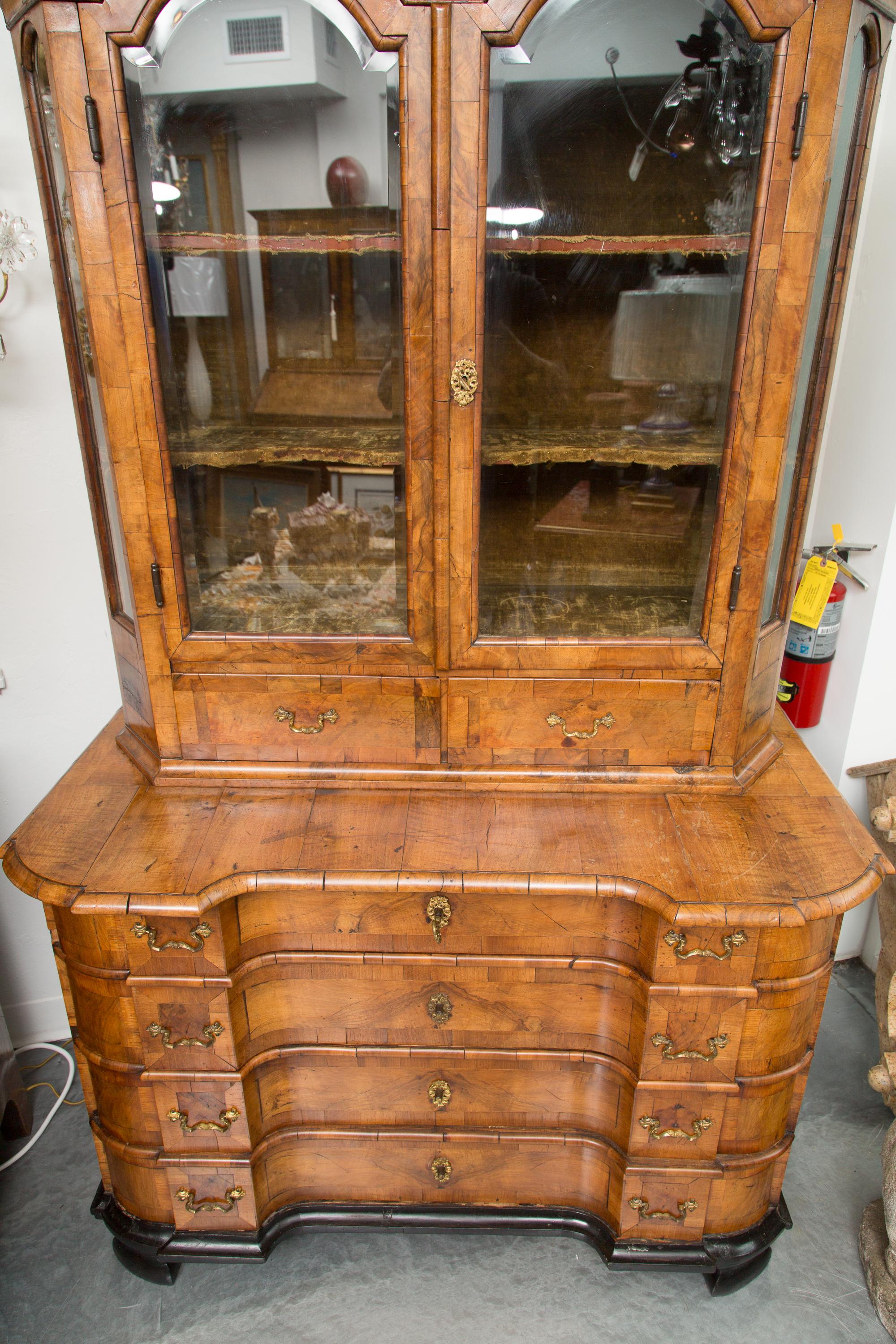 18th Century George I Burled Walnut Double-Dome Cabinet 6