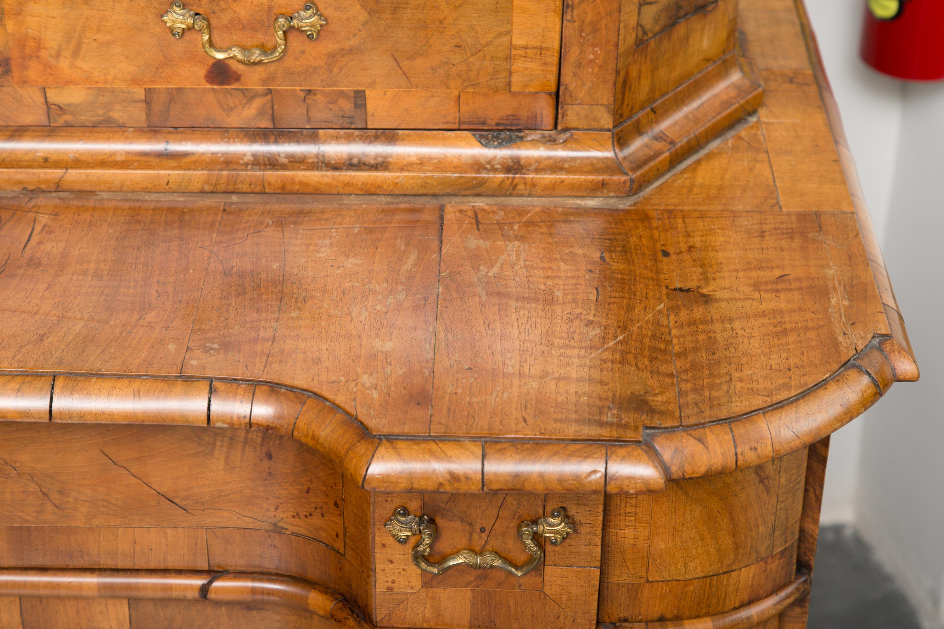 18th Century George I Burled Walnut Double-Dome Cabinet 7