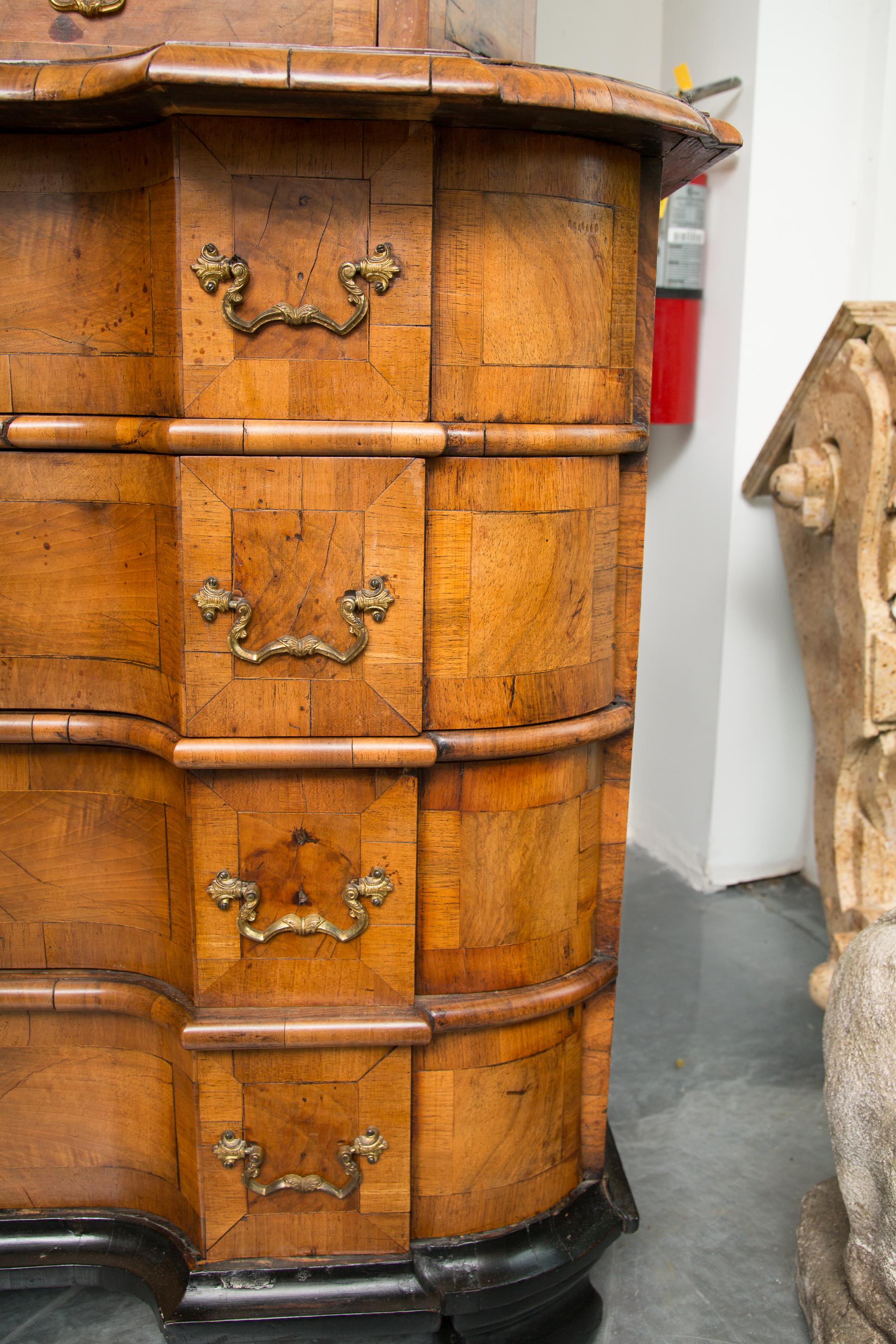 18th Century George I Burled Walnut Double-Dome Cabinet 1